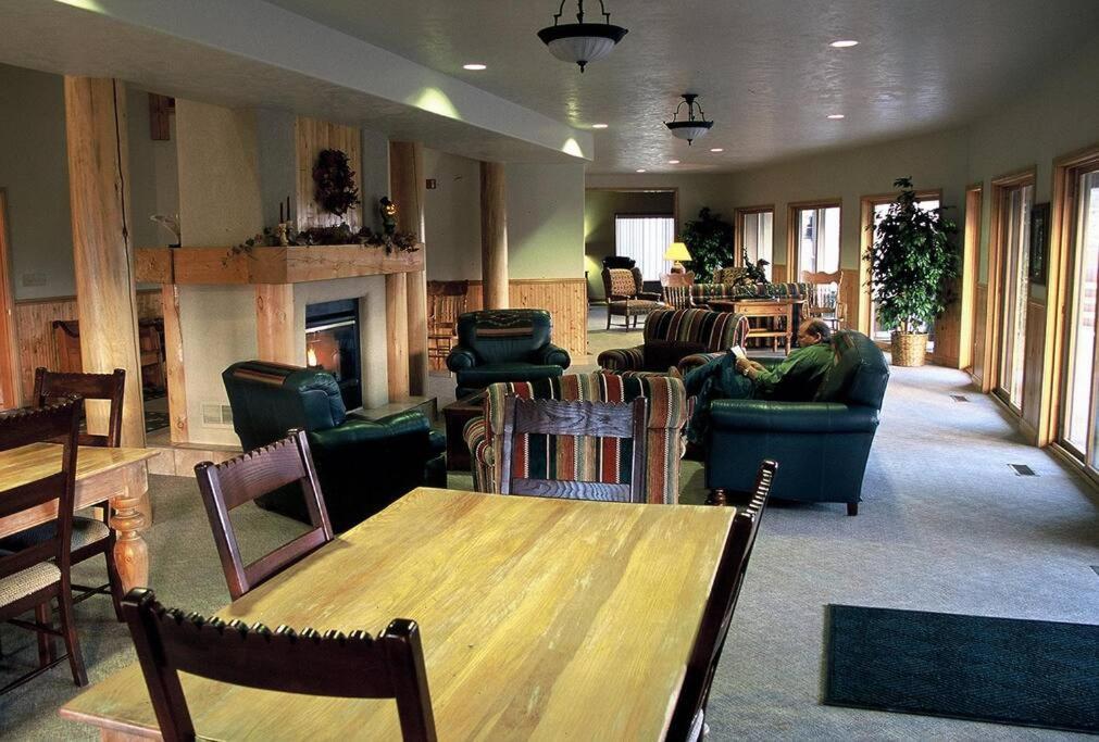 Beautiful Lodge And Private 600 Acre Canyon Paradise photo 6