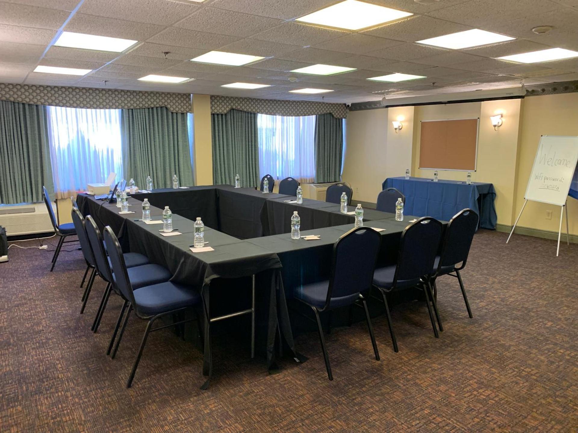 Albany Airport Inn photo 12