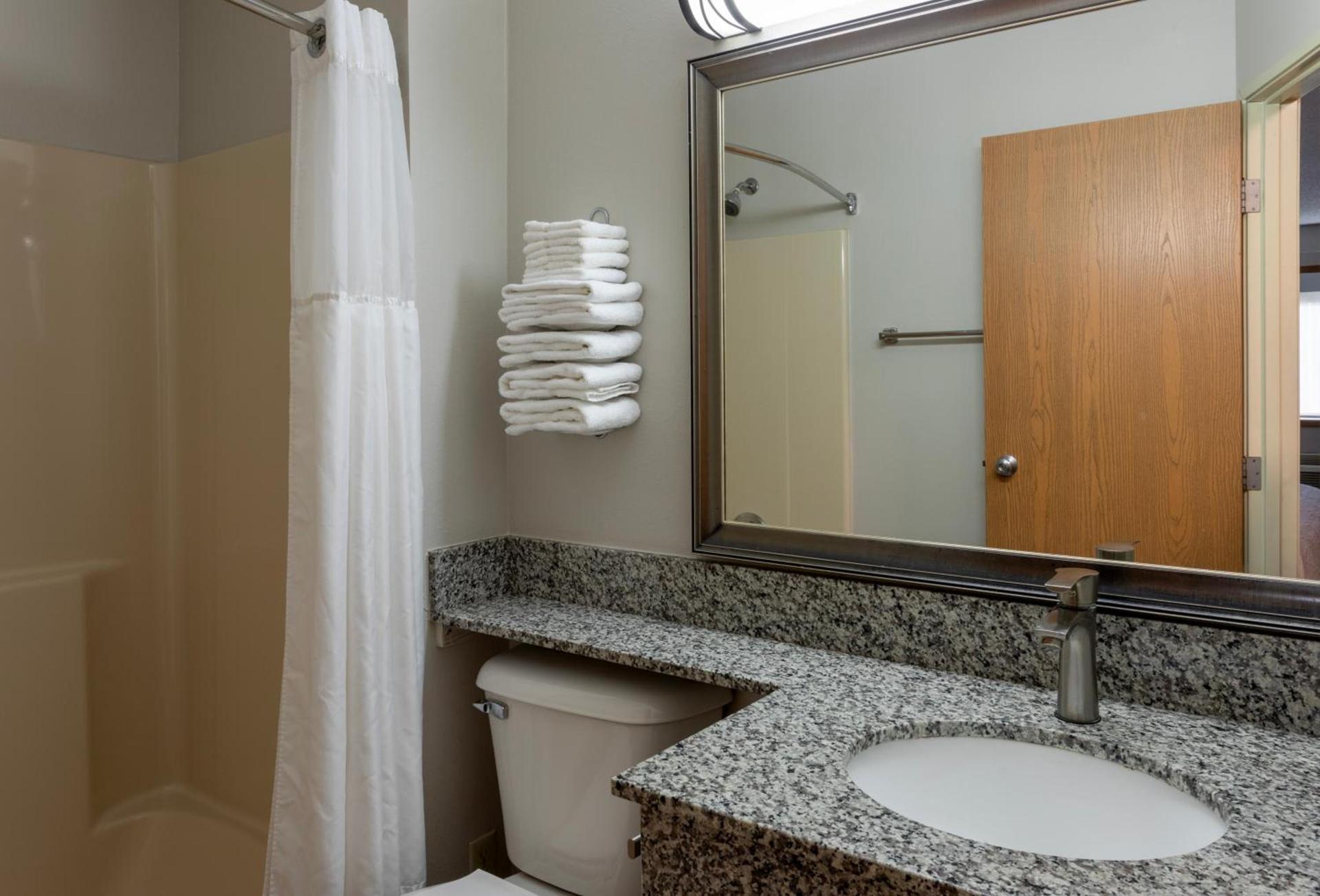 GrandStay Hotel & Suites photo 15