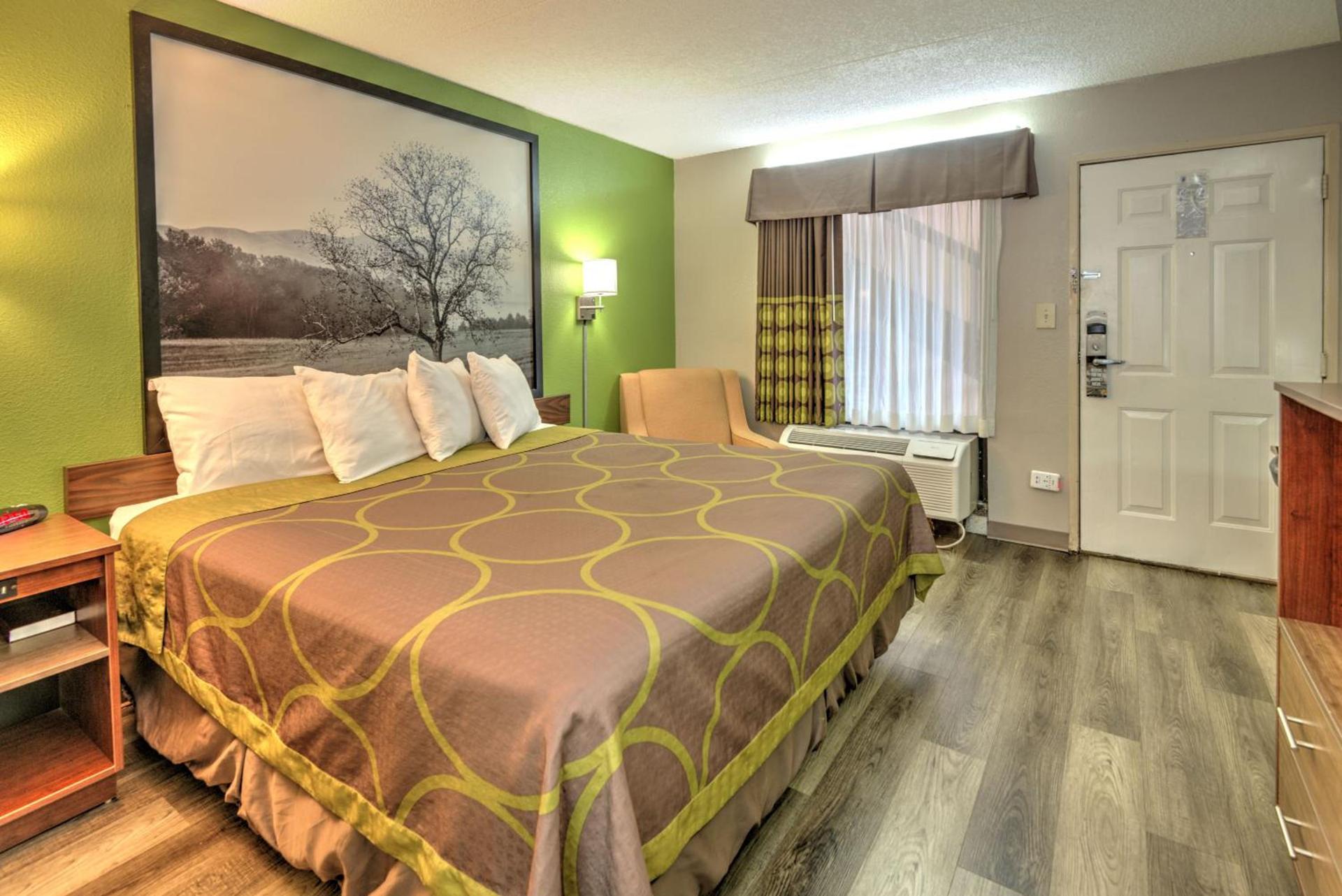 Super 8 by Wyndham Knoxville West/Farragut photo 18