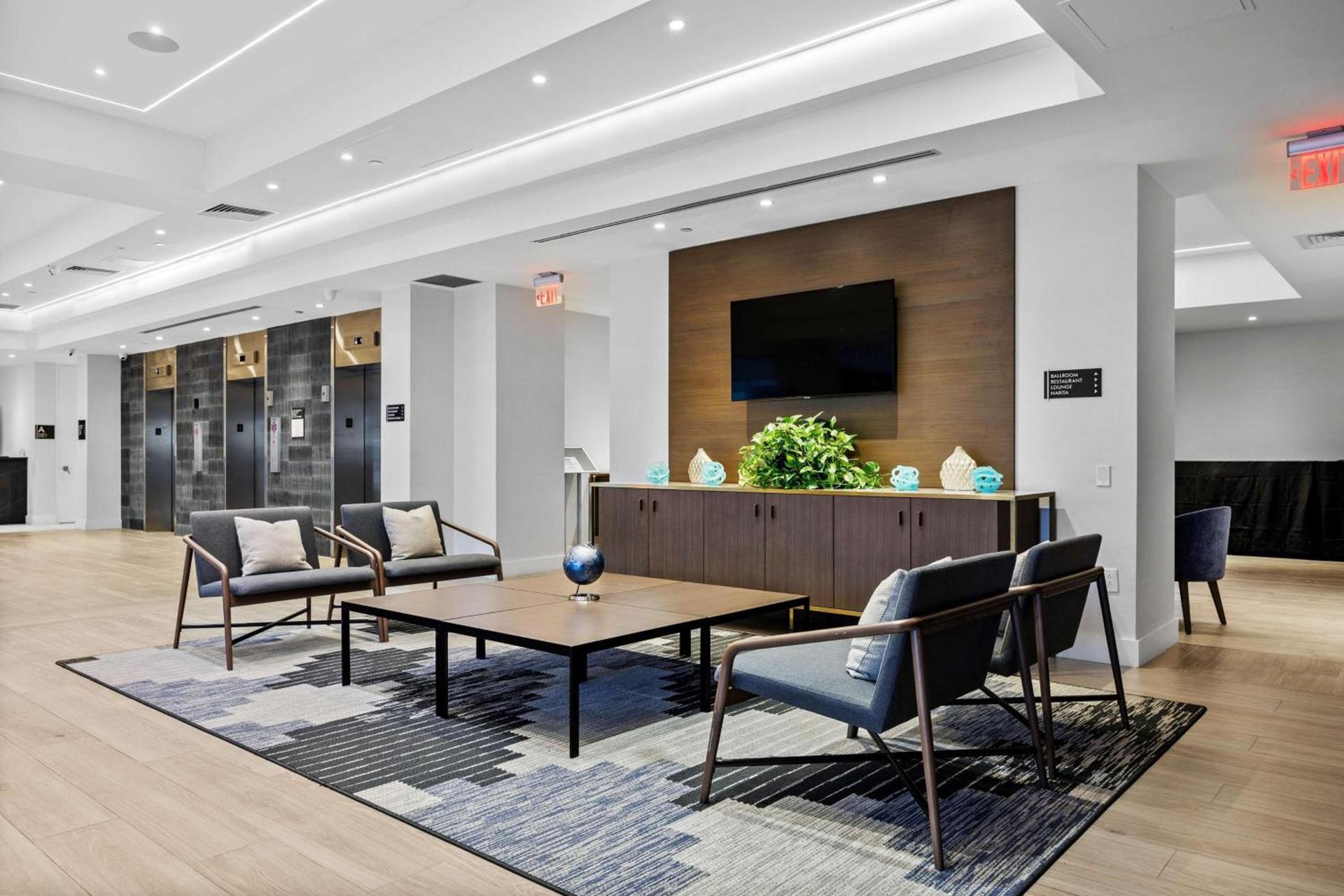 DoubleTree by Hilton New York JFK Airport photo 3