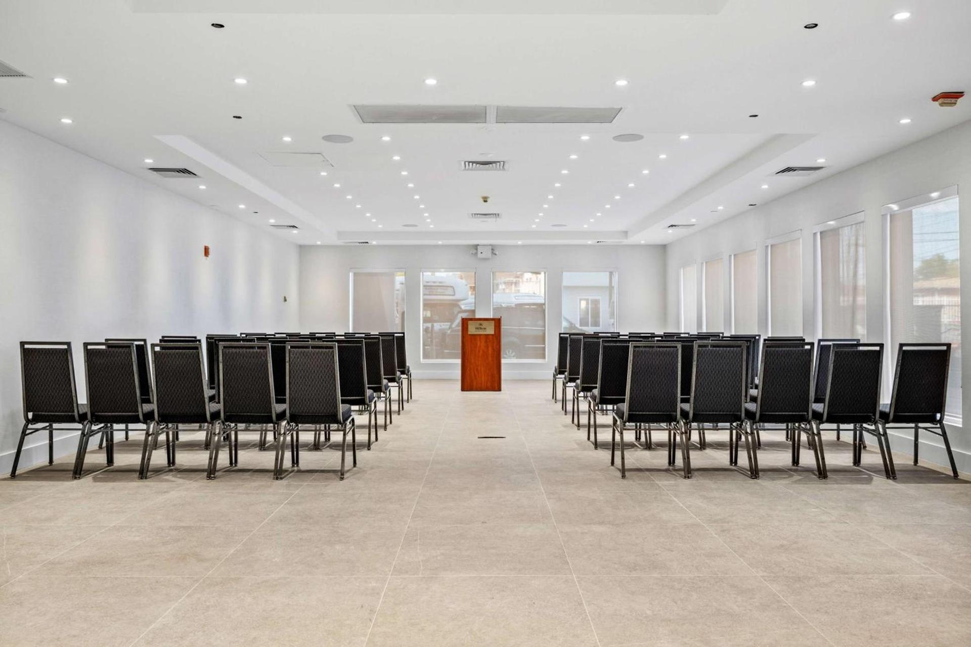 DoubleTree by Hilton New York JFK Airport photo 47