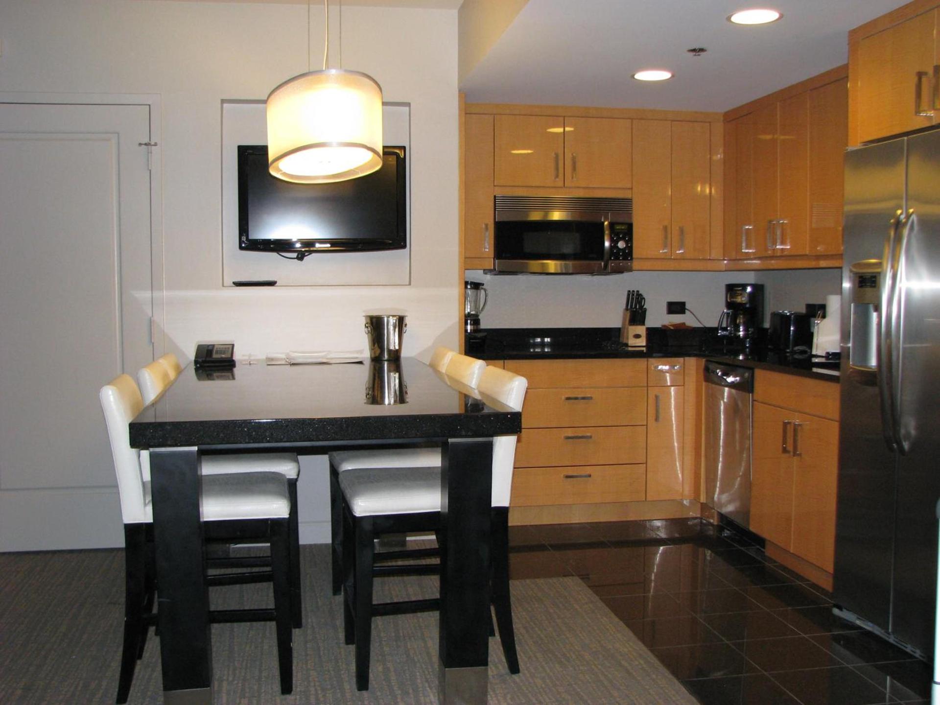 Suites at Elara Las Vegas Center Strip-No Resort Fees photo 27