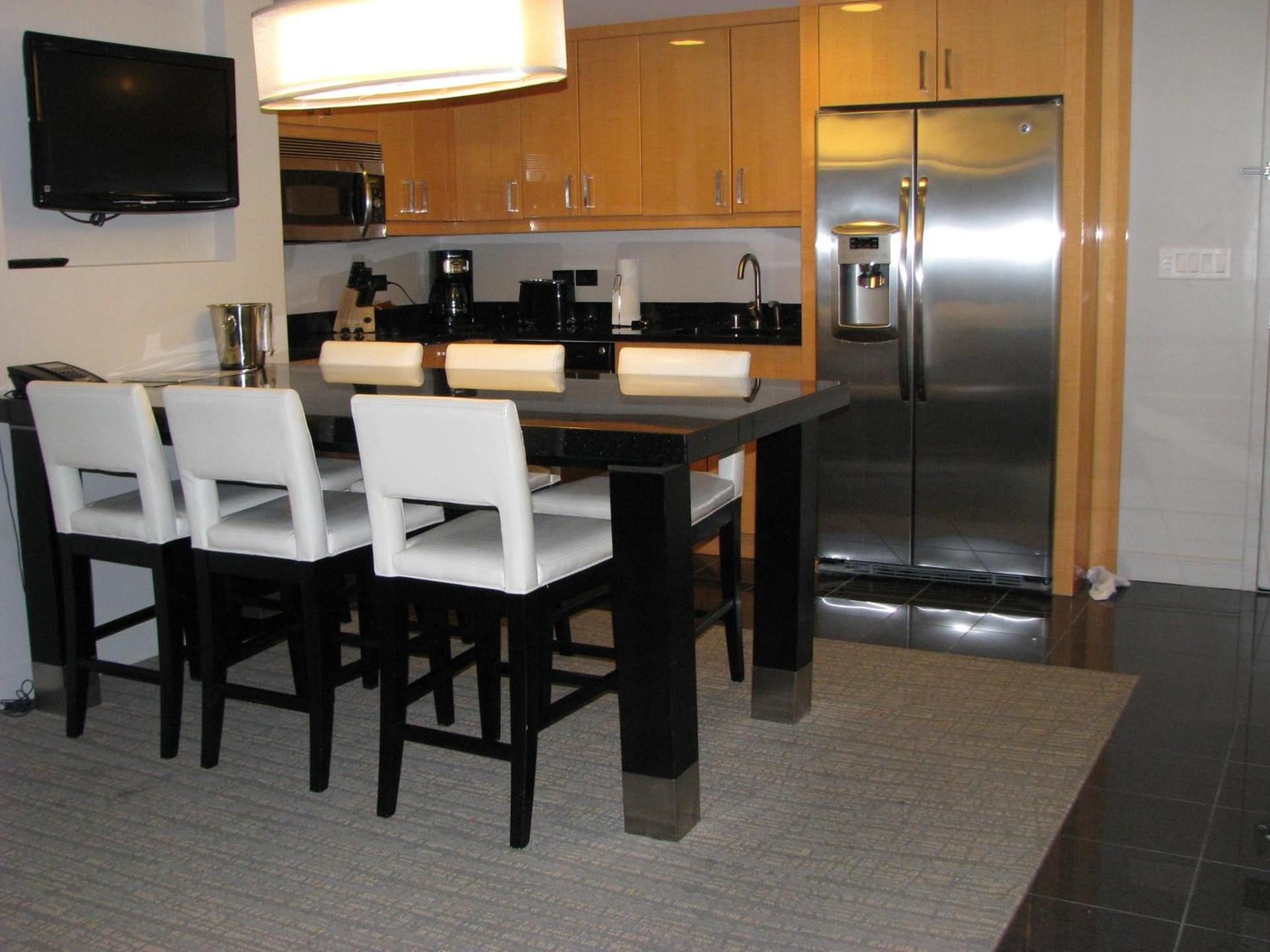 Suites at Elara Las Vegas Center Strip-No Resort Fees photo 38