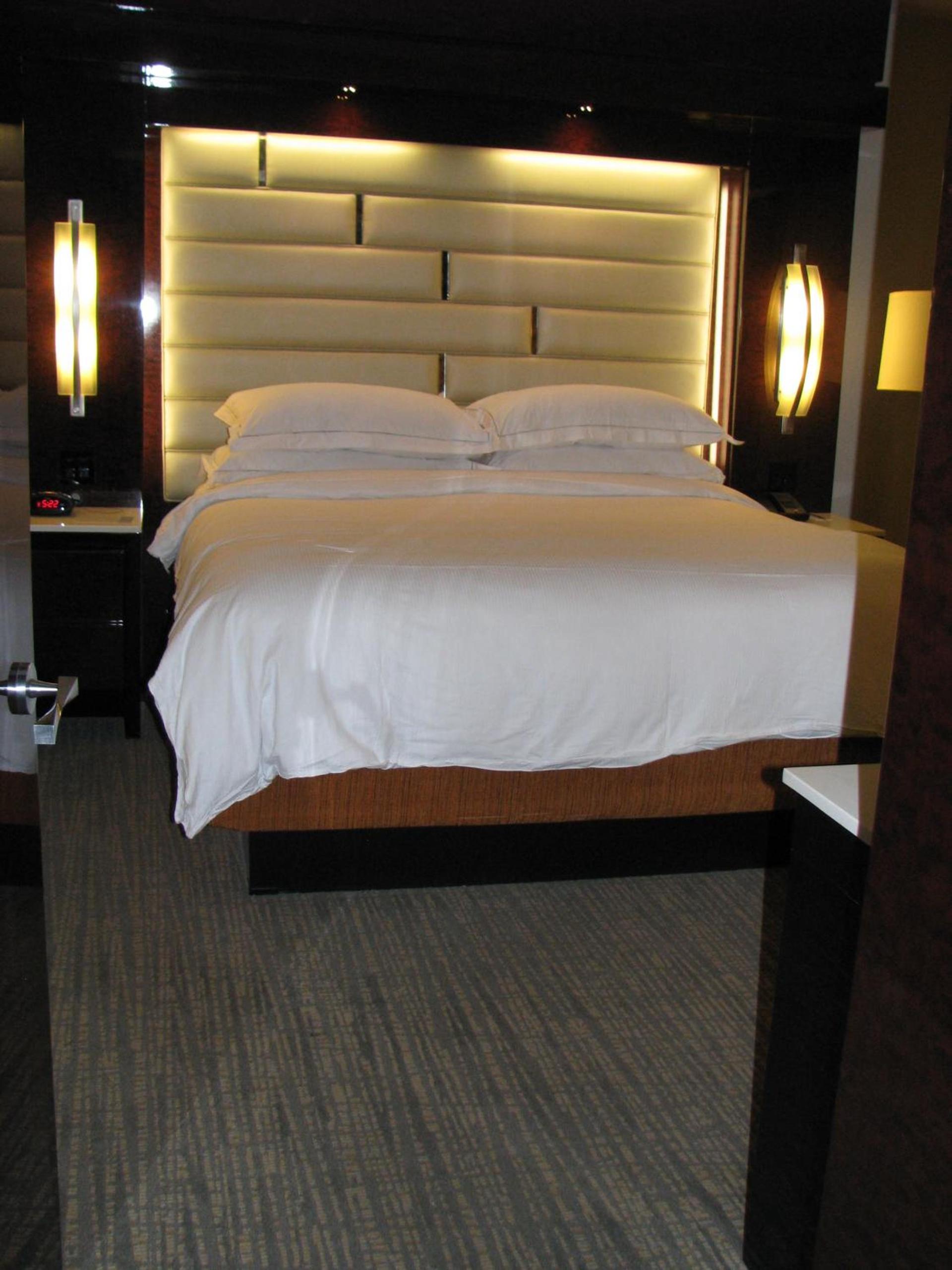 Suites at Elara Las Vegas Center Strip-No Resort Fees photo 16