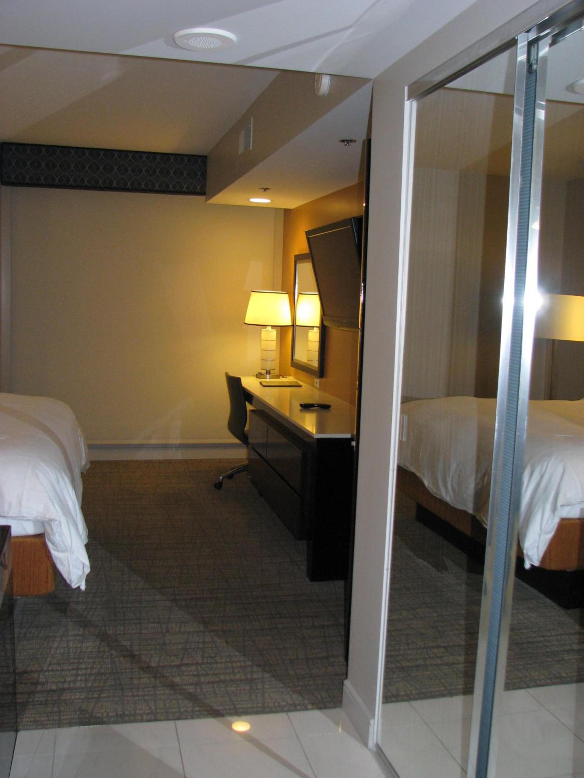 Suites at Elara Las Vegas Center Strip-No Resort Fees photo 14