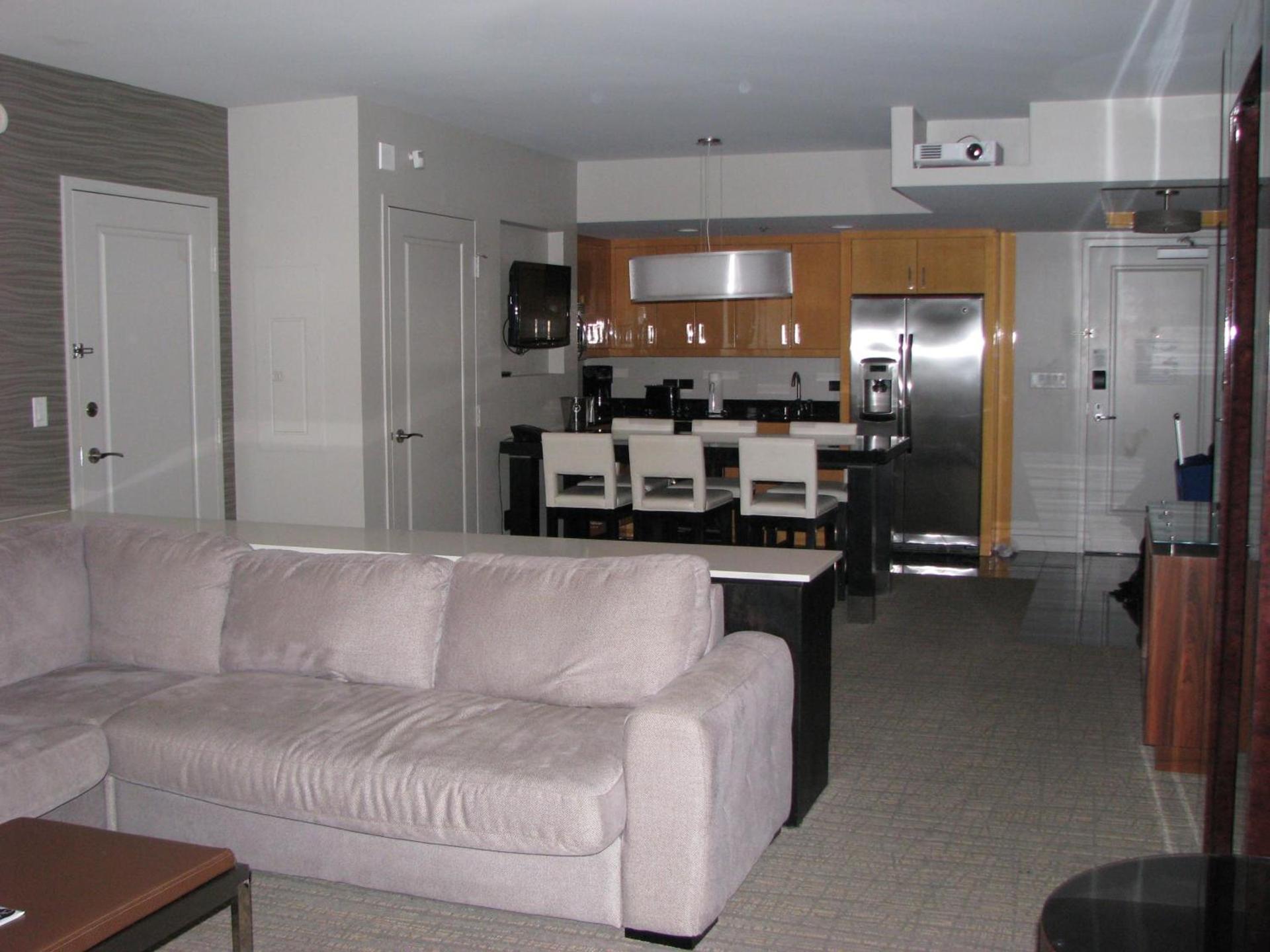 Suites at Elara Las Vegas Center Strip-No Resort Fees photo 12