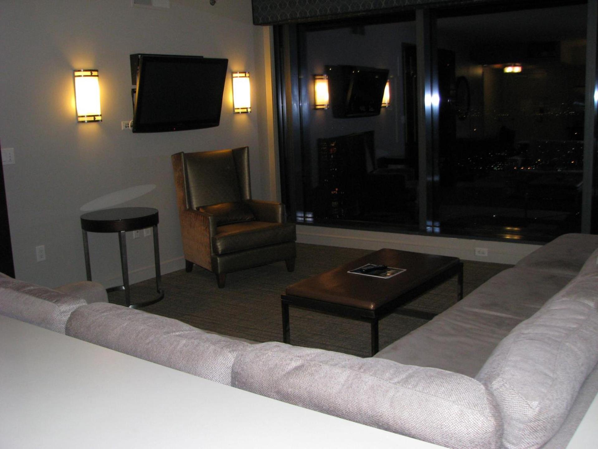 Suites at Elara Las Vegas Center Strip-No Resort Fees photo 29
