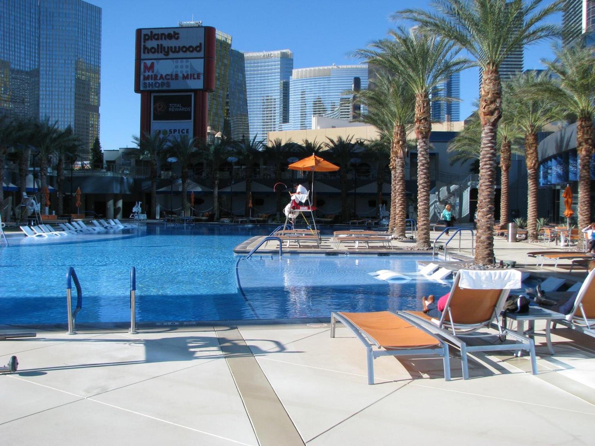 Suites at Elara Las Vegas Center Strip-No Resort Fees photo 4