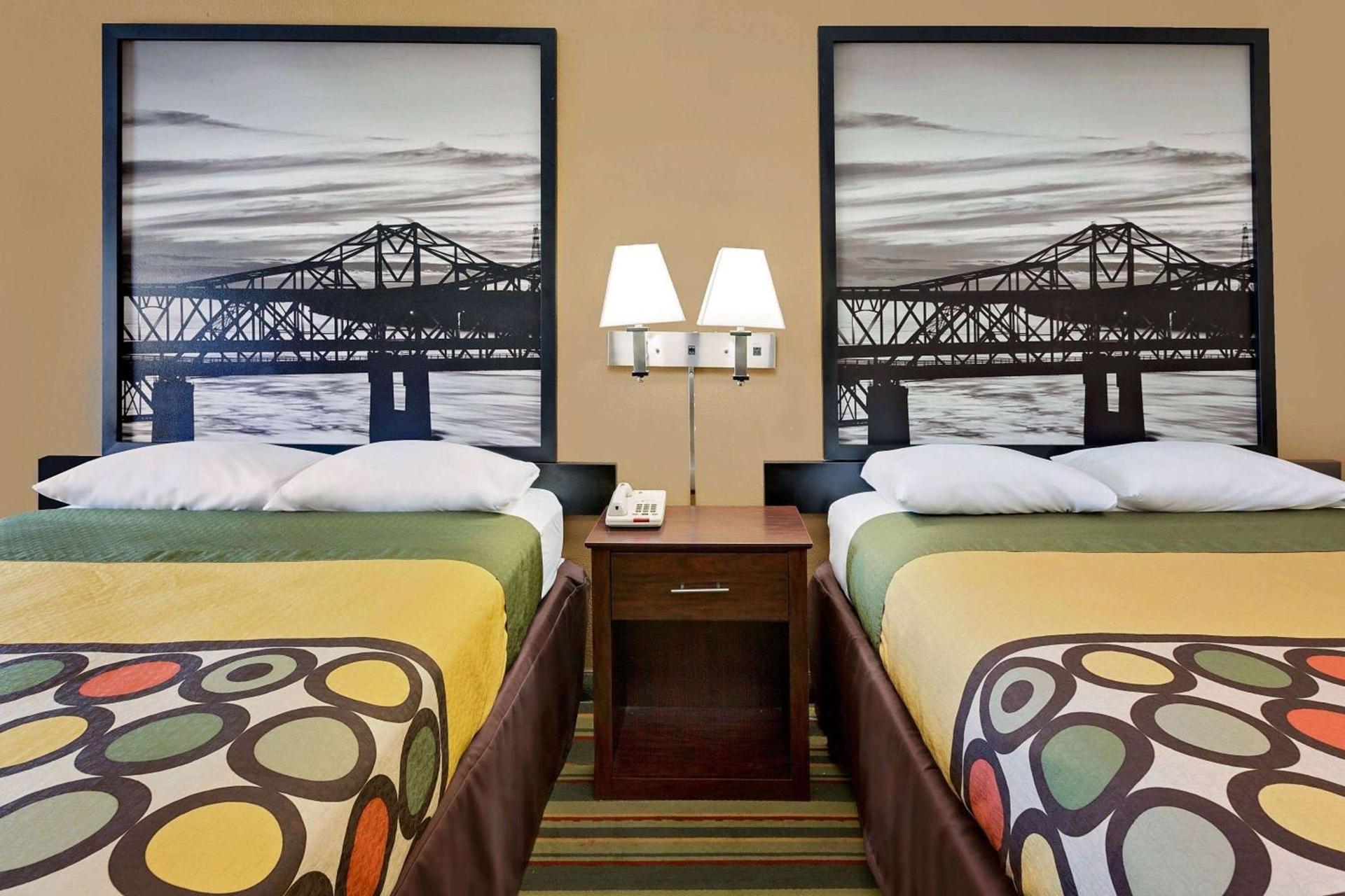 Super 8 by Wyndham Laurel photo 10