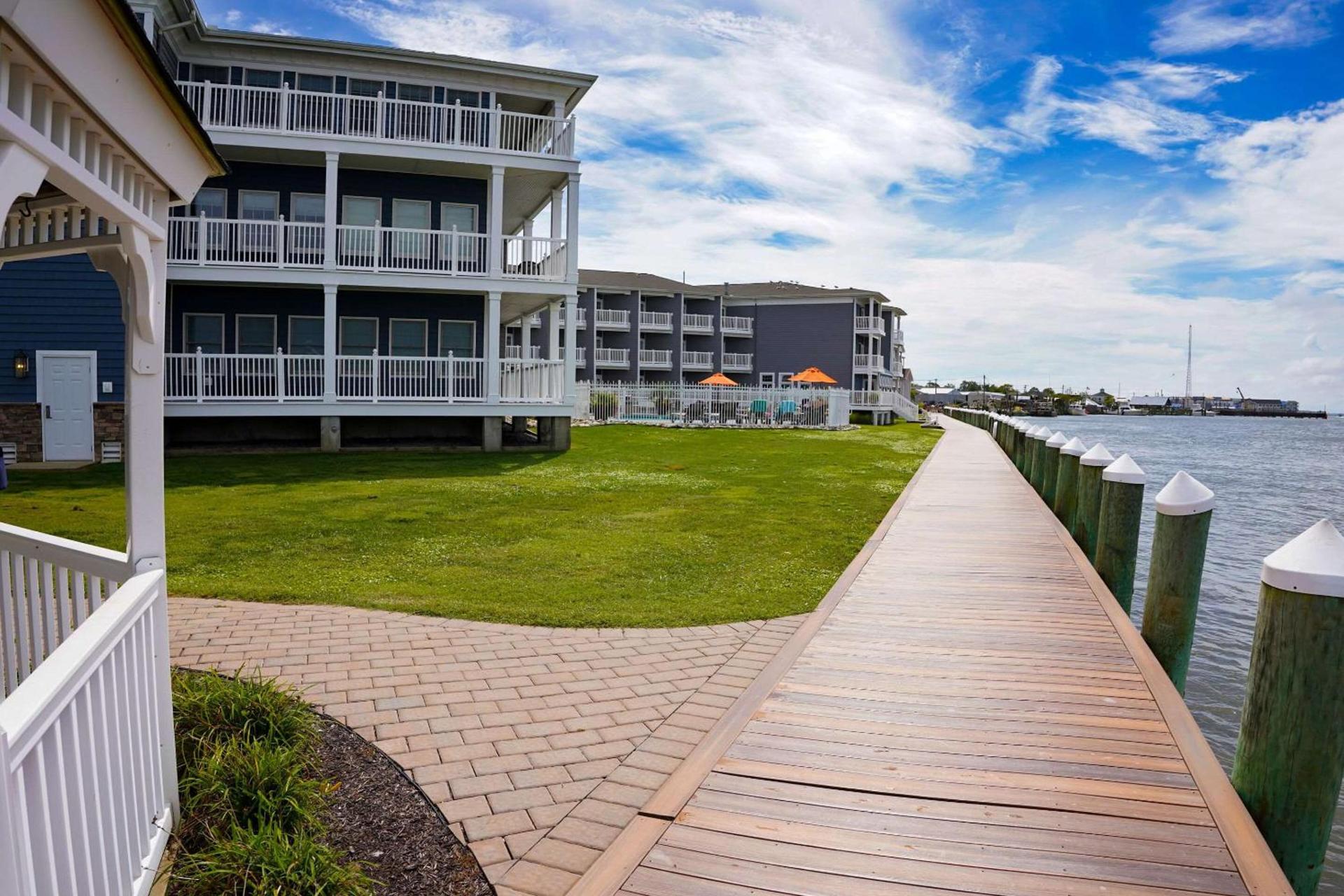 Comfort Suites Chincoteague Island Bayfront Resort photo 2