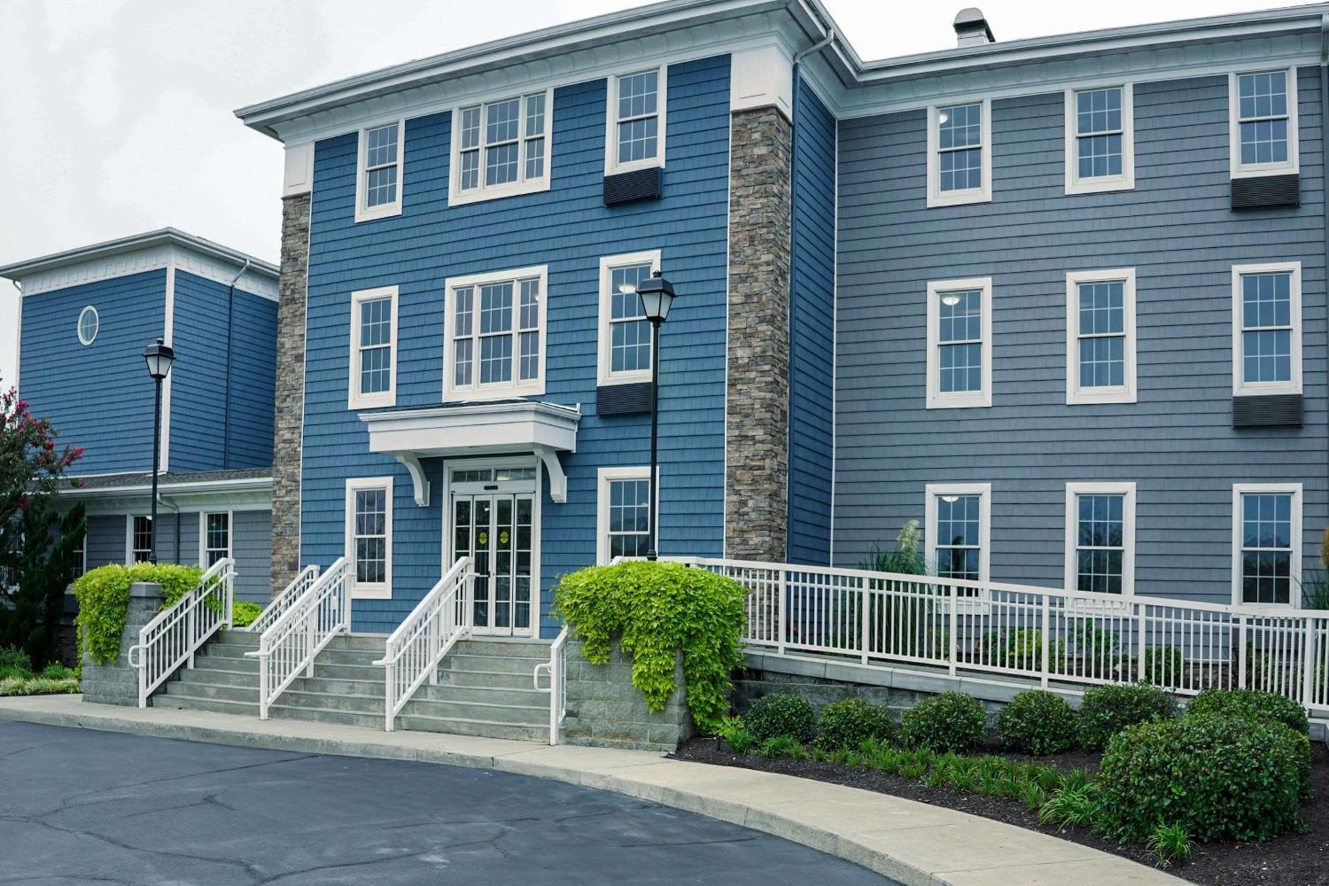 Comfort Suites Chincoteague Island Bayfront Resort photo 5