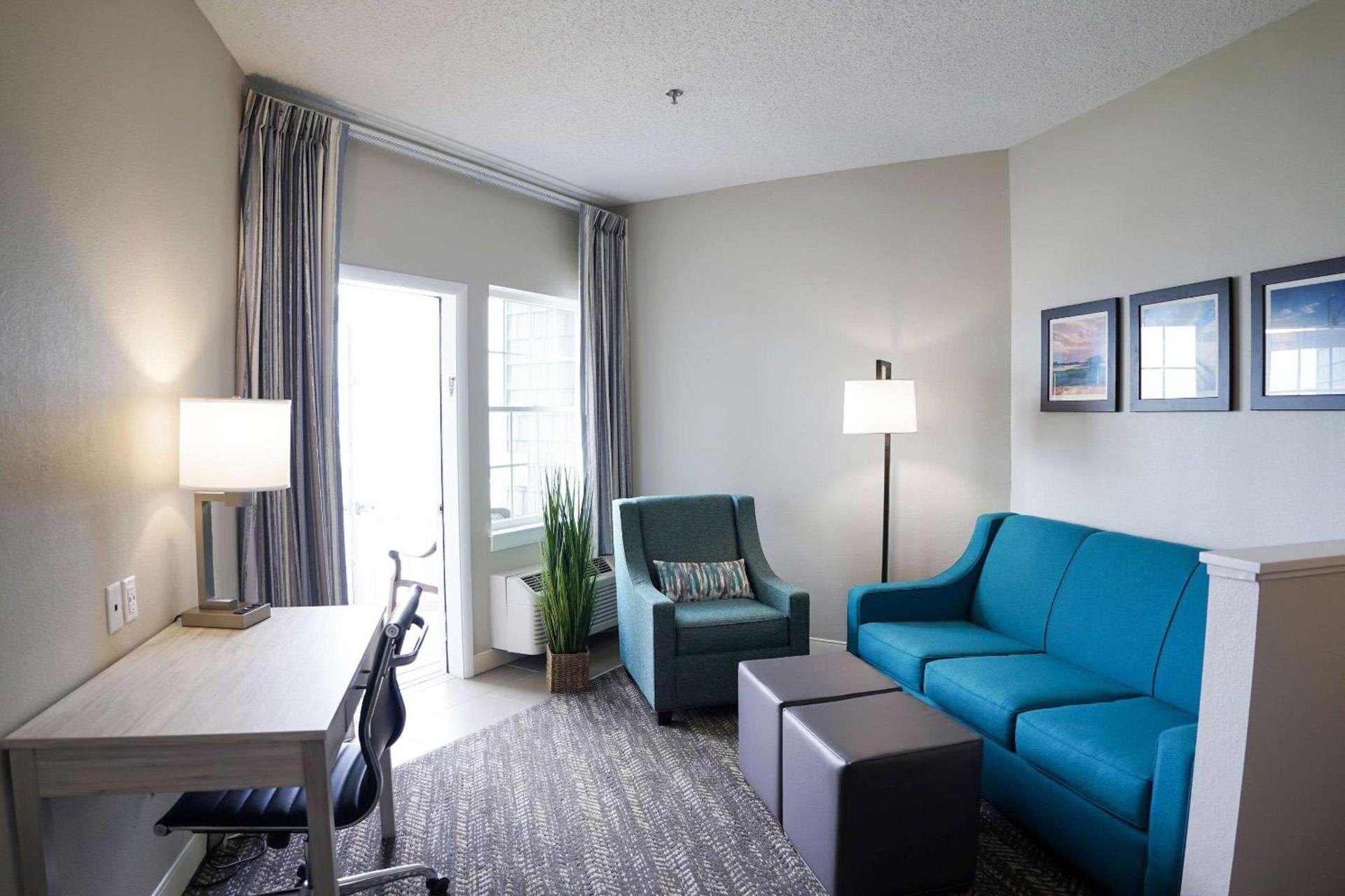 Comfort Suites Chincoteague Island Bayfront Resort photo 10