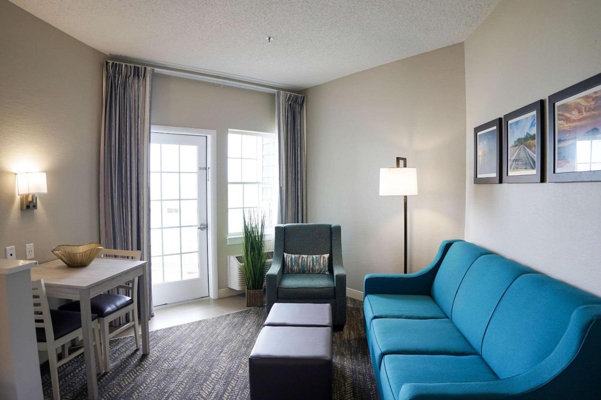 Comfort Suites Chincoteague Island Bayfront Resort photo 14