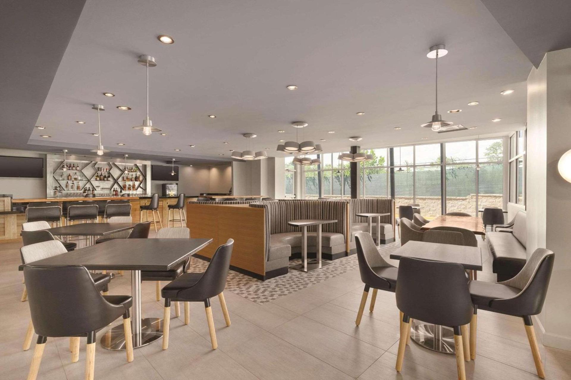 Radisson Hotel Atlanta Airport photo 22