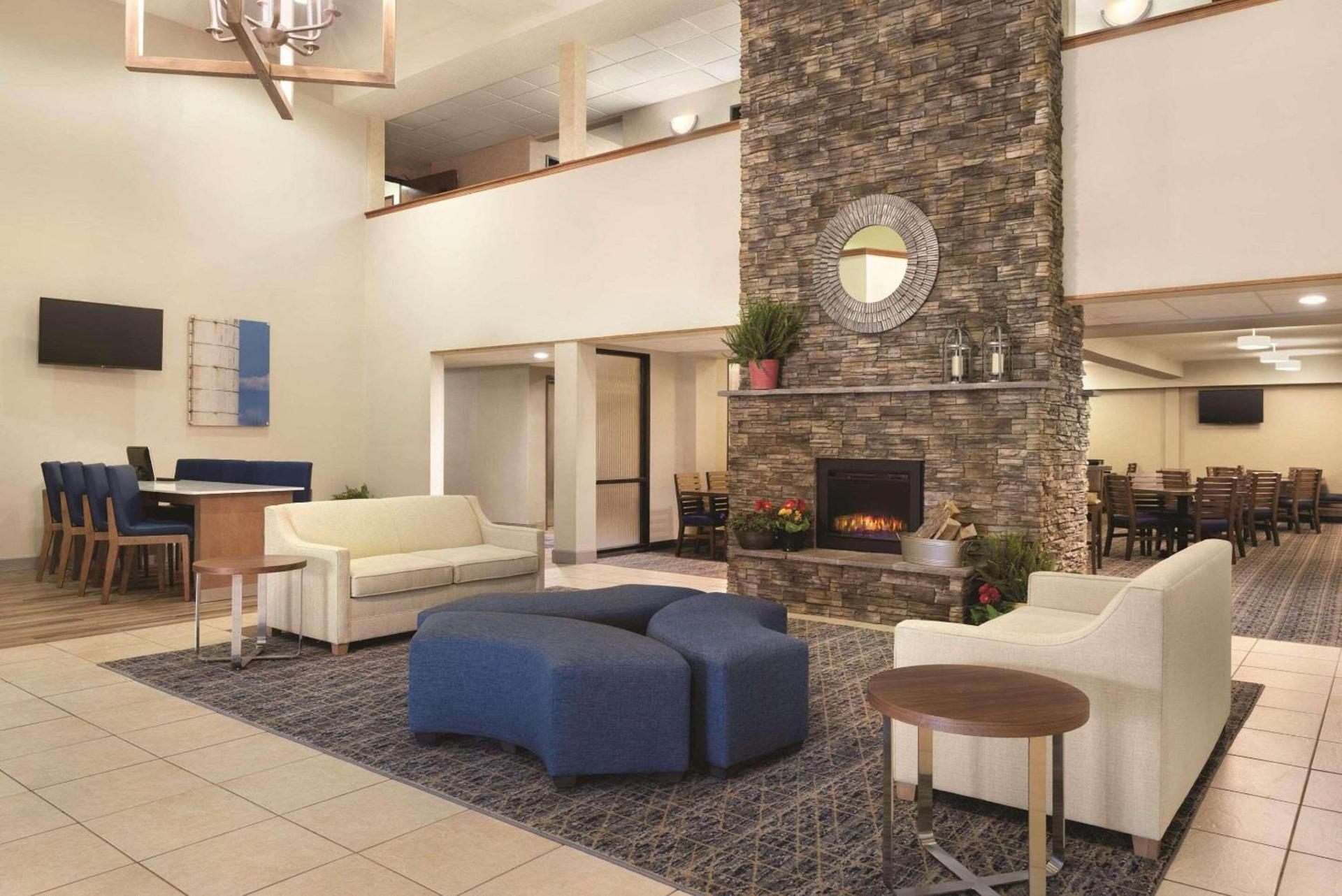 Spark By Hilton Ames photo 3