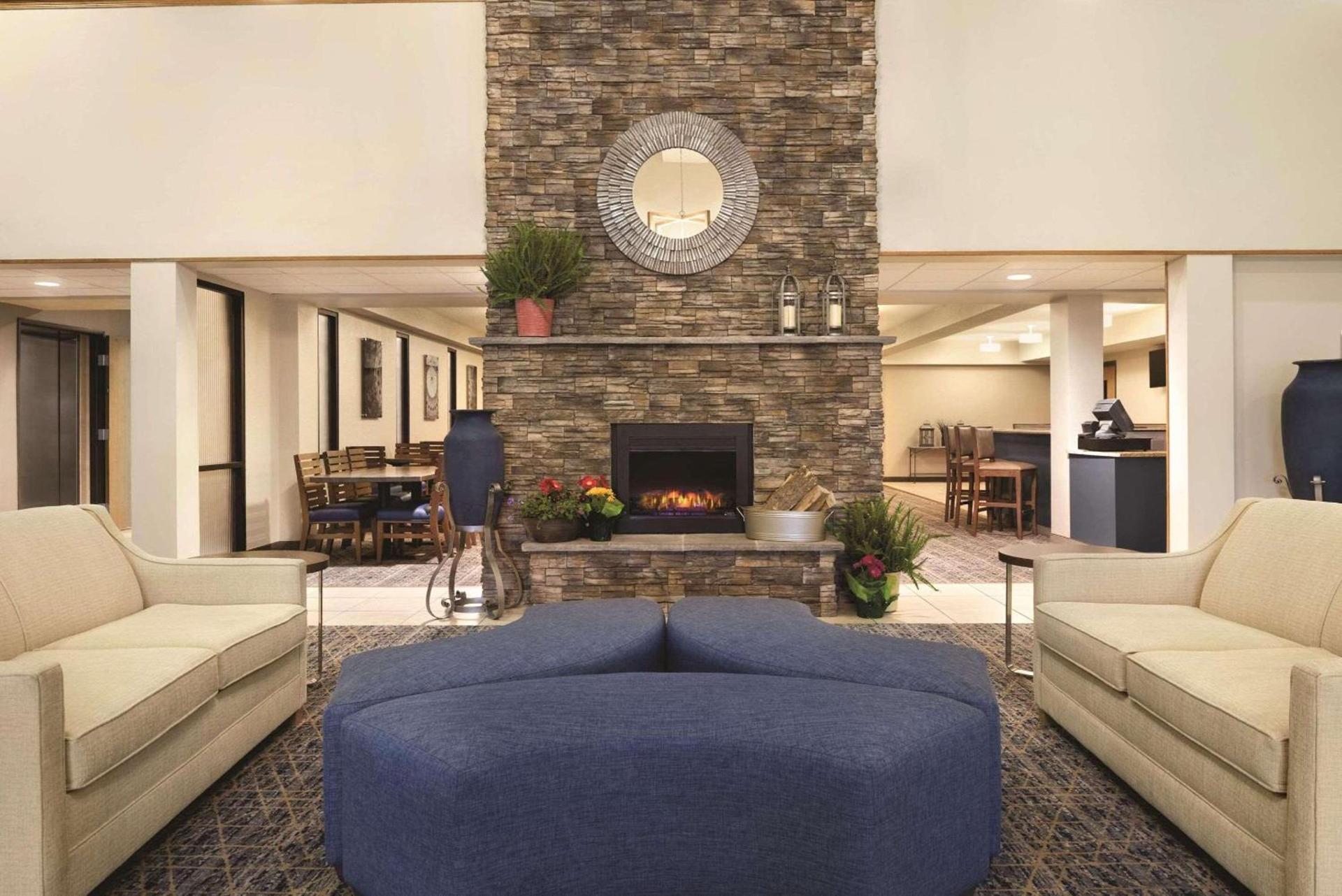 Spark By Hilton Ames photo 4
