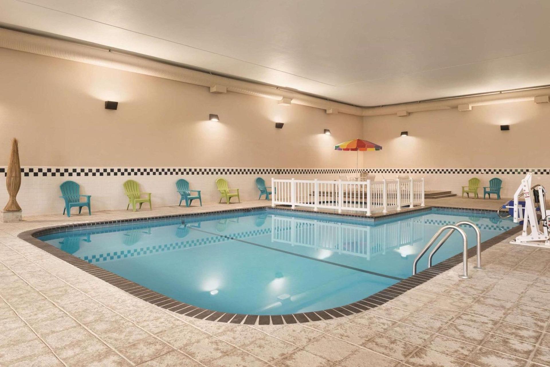Spark By Hilton Ames photo 9