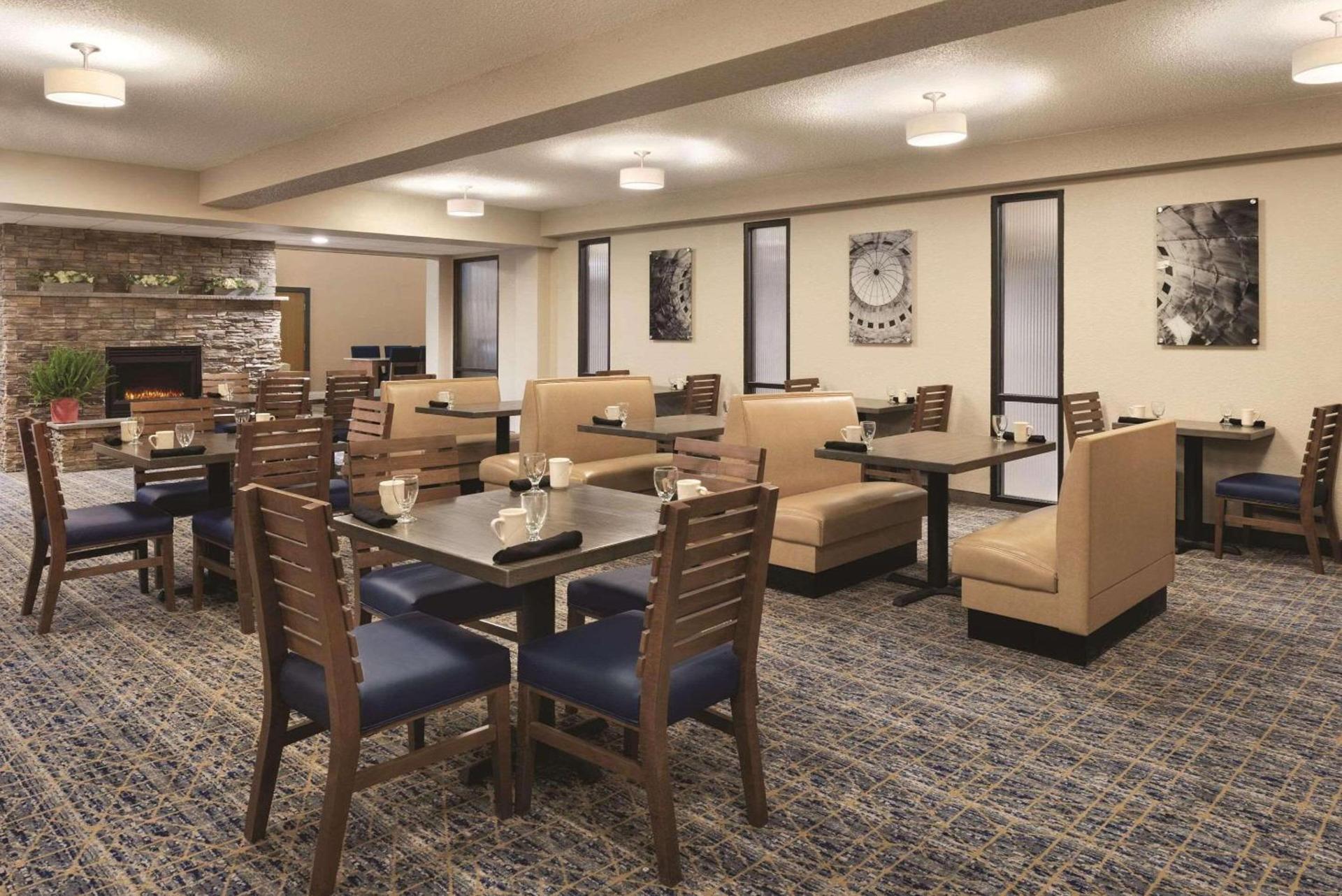 Spark By Hilton Ames photo 18