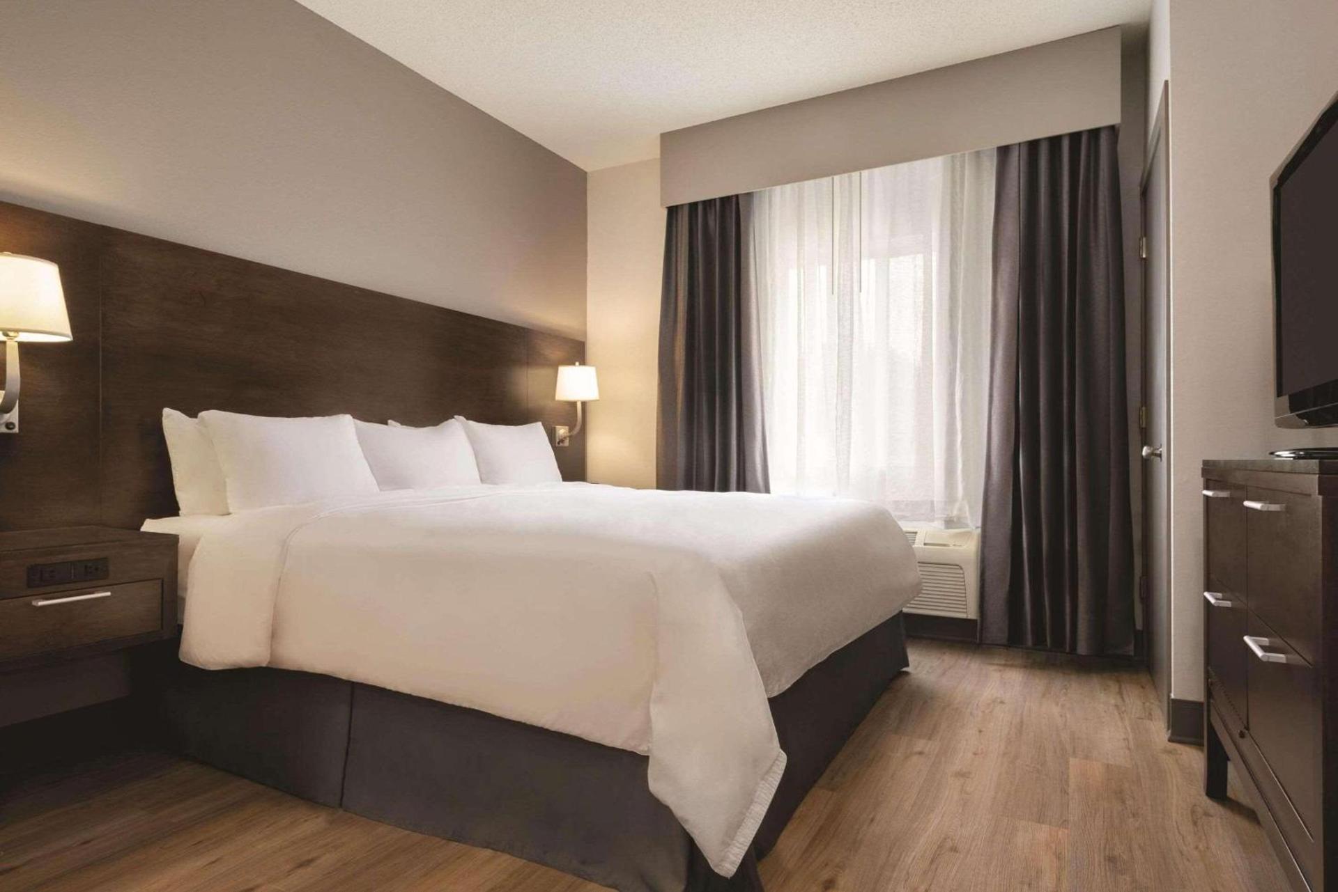Radisson Hotel & Conference Center Rockford photo 4