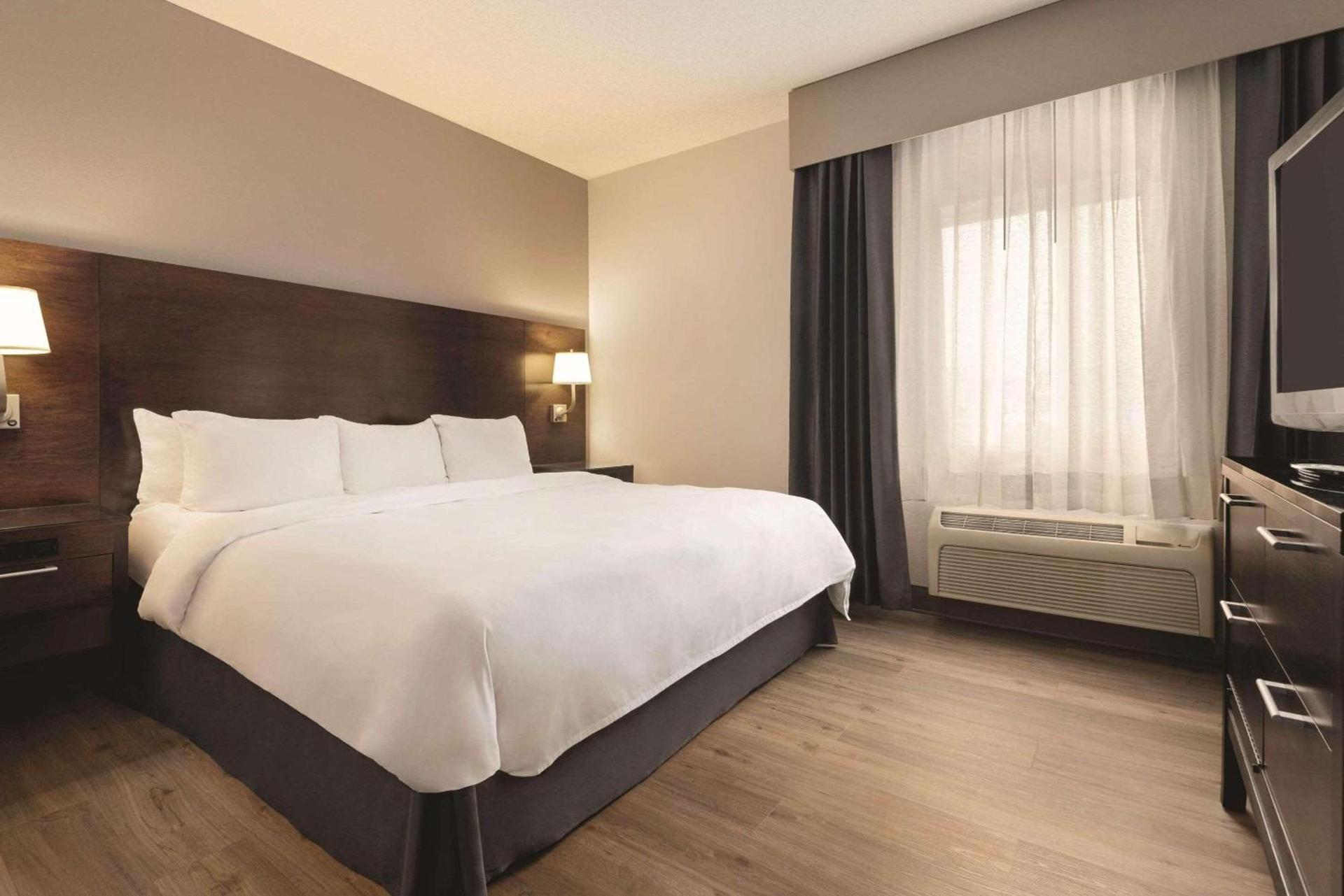 Radisson Hotel & Conference Center Rockford photo 15