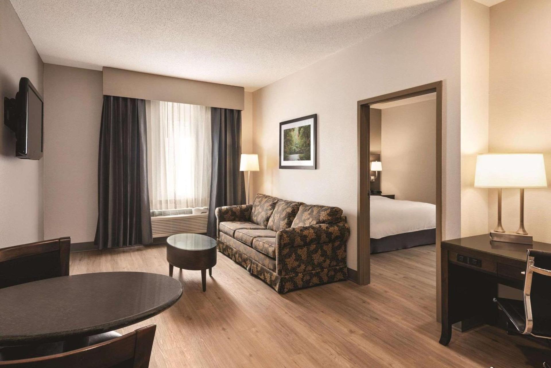 Radisson Hotel & Conference Center Rockford photo 17