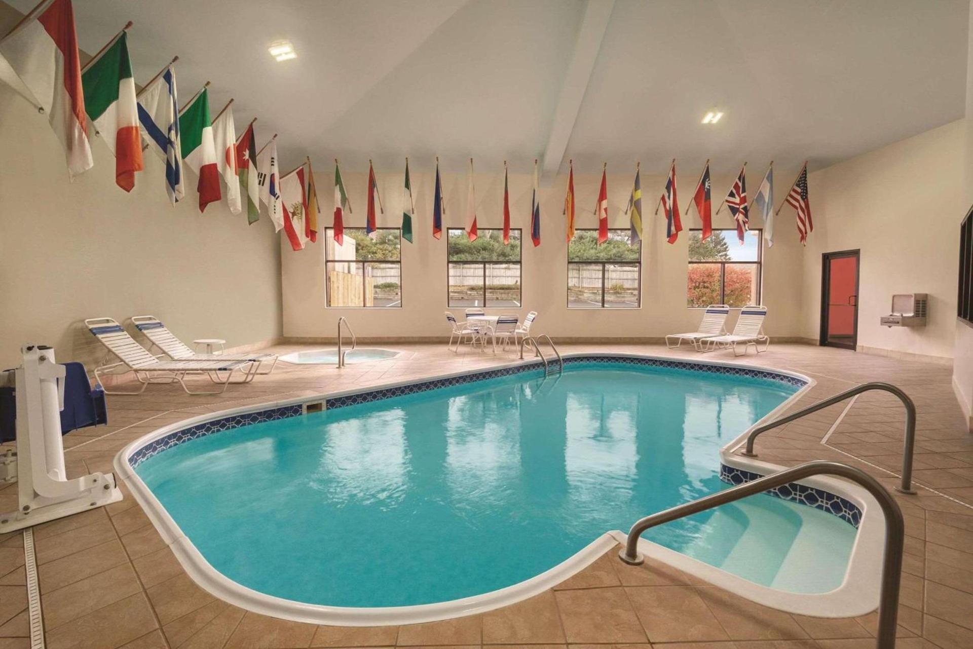 Radisson Hotel & Conference Center Rockford photo 18