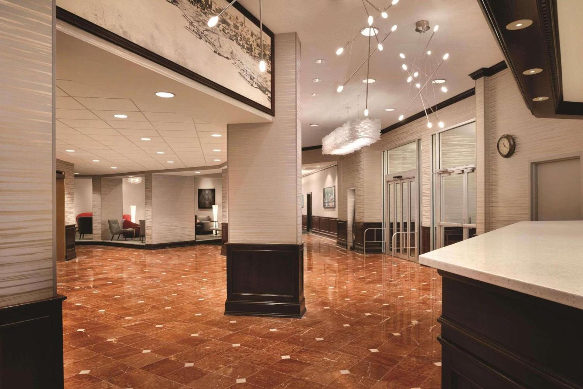 Radisson Hotel Cincinnati Riverfront photo 4