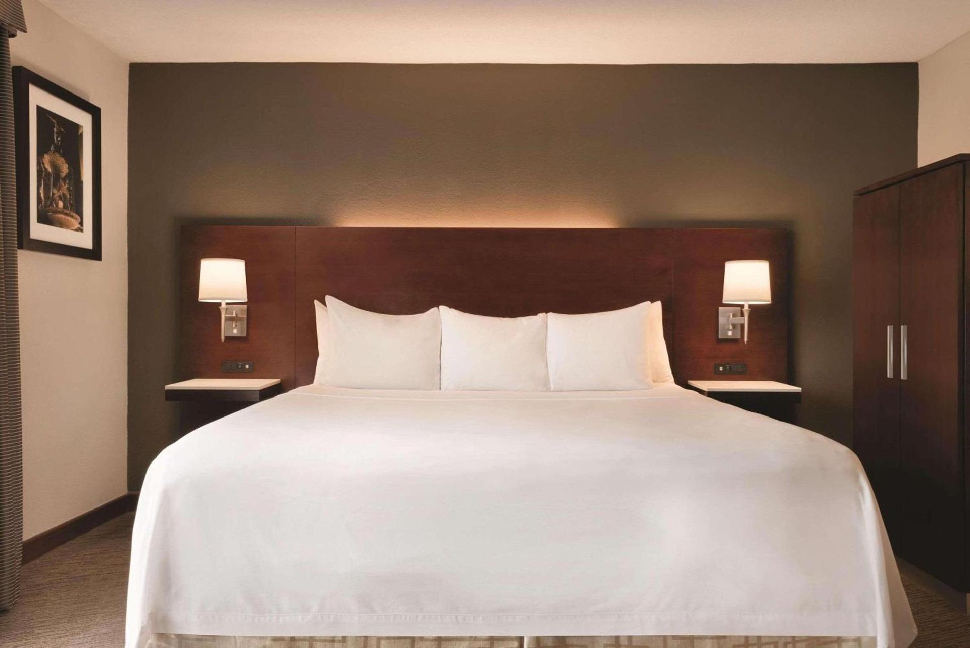 Radisson Hotel Cincinnati Riverfront photo 7