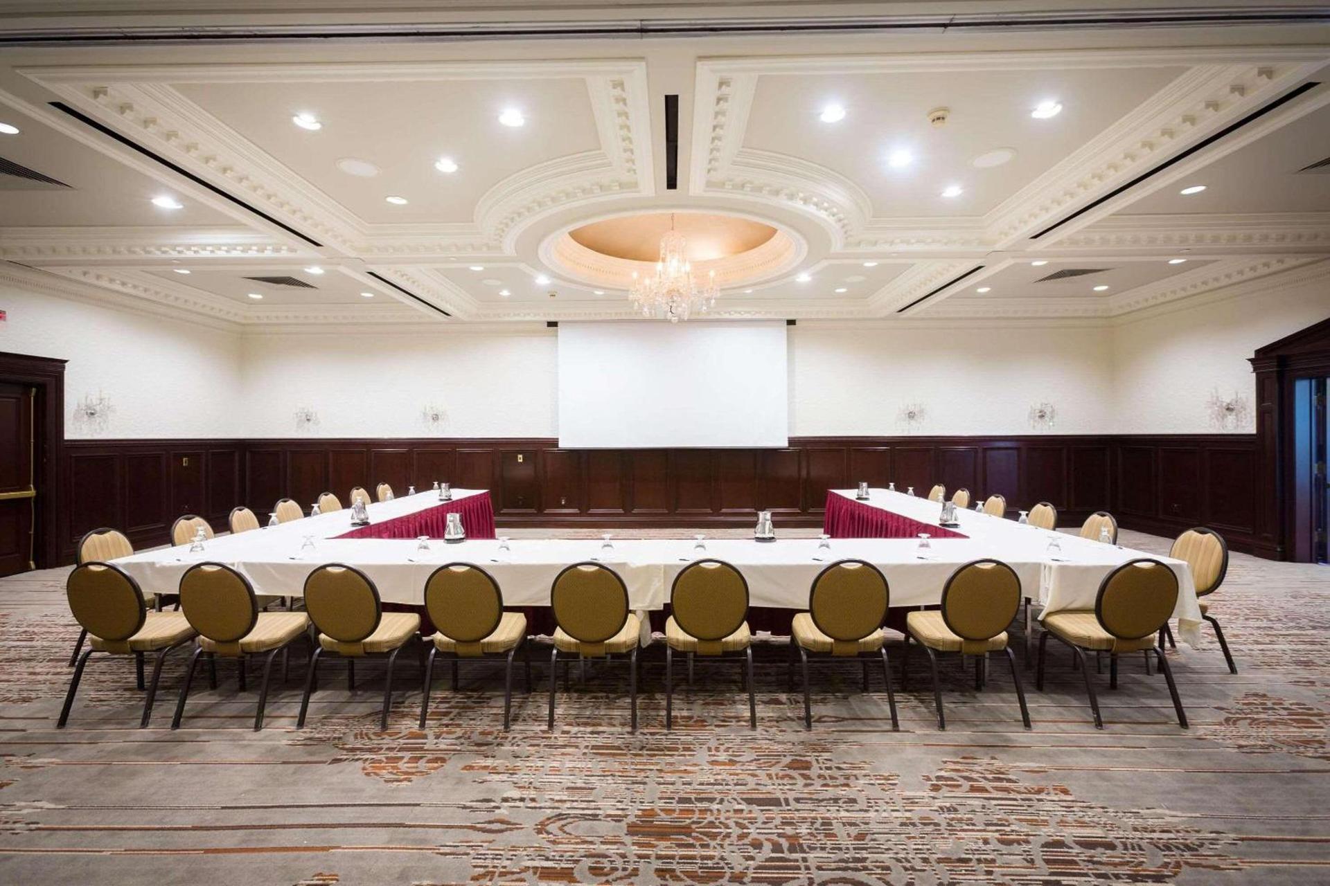 Radisson Hotel Cincinnati Riverfront photo 23
