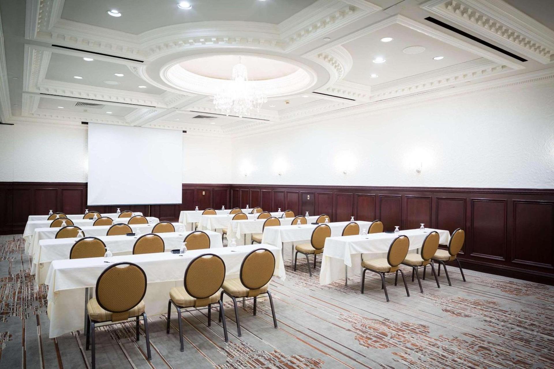 Radisson Hotel Cincinnati Riverfront photo 25