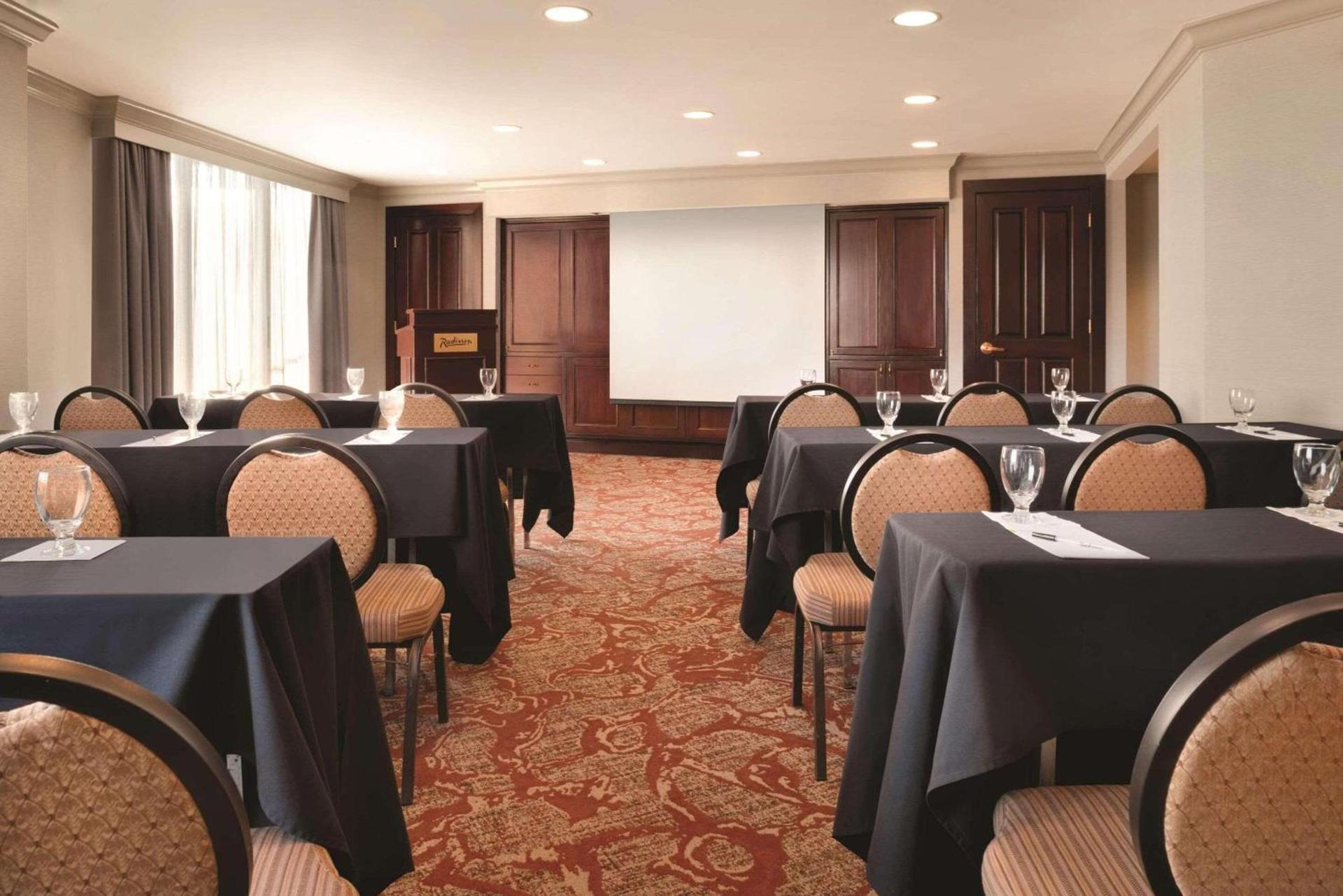Radisson Hotel Cincinnati Riverfront photo 30