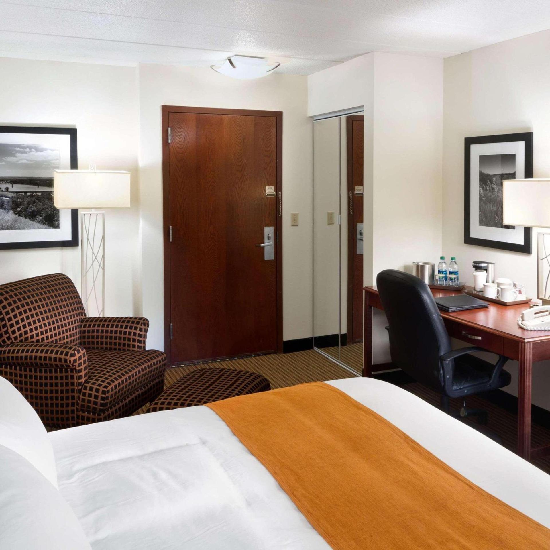 Radisson Hotel Bismarck photo 7