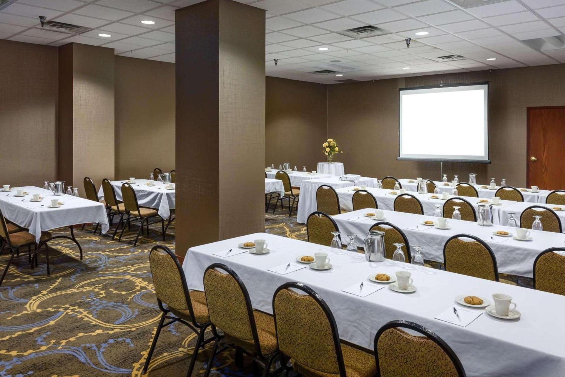 Radisson Hotel Bismarck photo 10