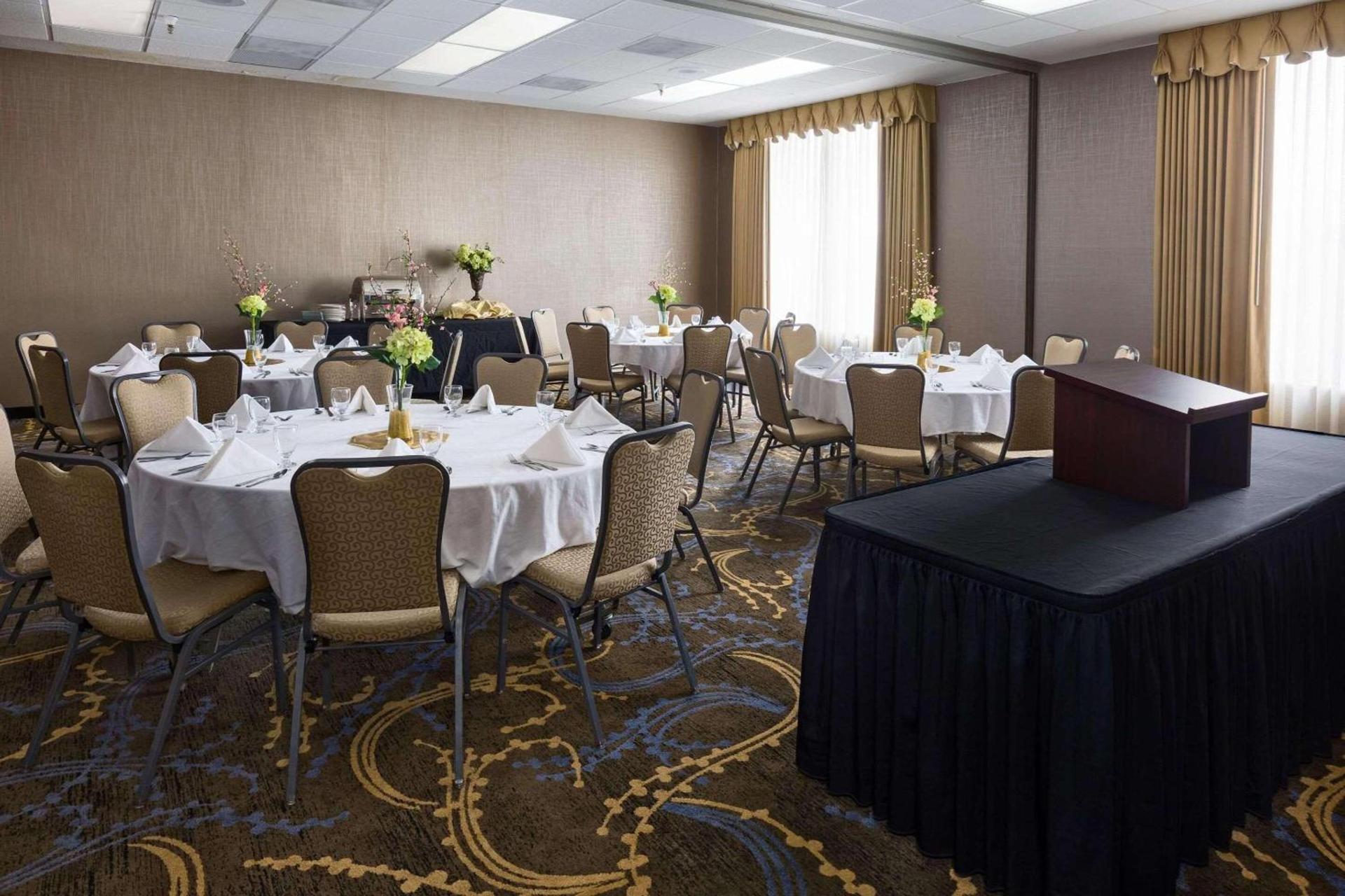 Radisson Hotel Bismarck photo 11
