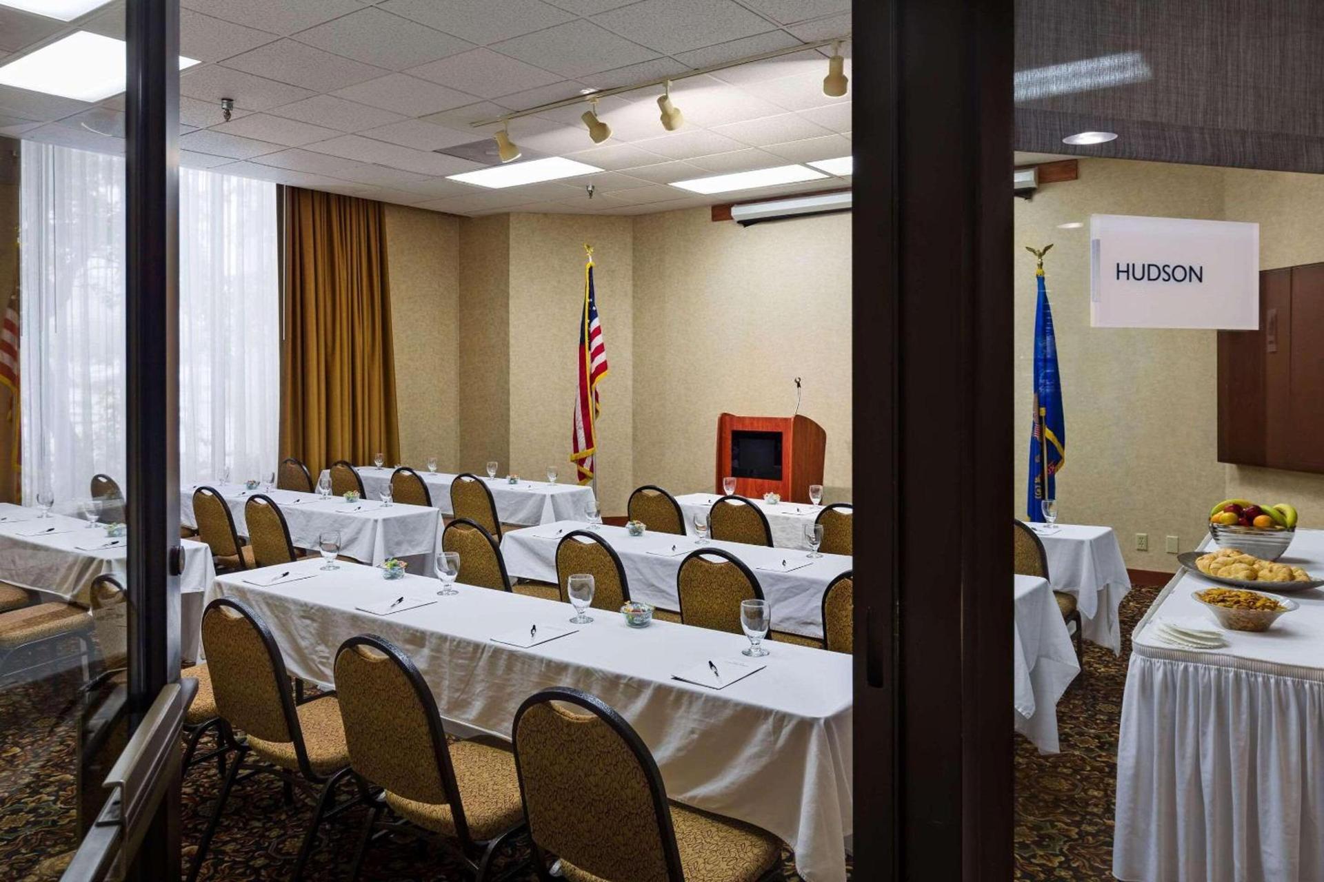 Radisson Hotel Bismarck photo 12