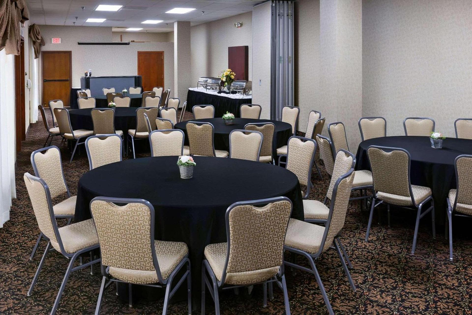 Radisson Hotel Bismarck photo 13