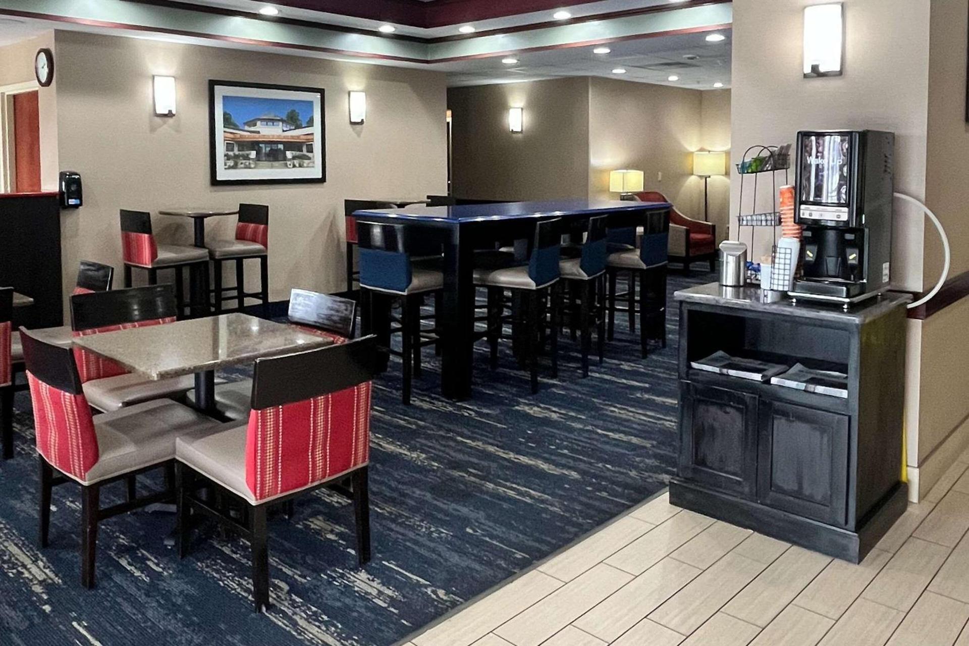 Comfort Inn & Suites Jackson North photo 30