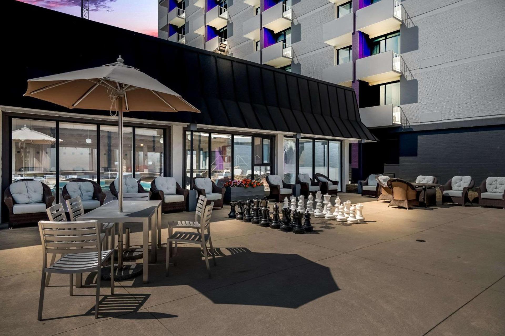 Radisson Hotel Grand Rapids Riverfront photo 7