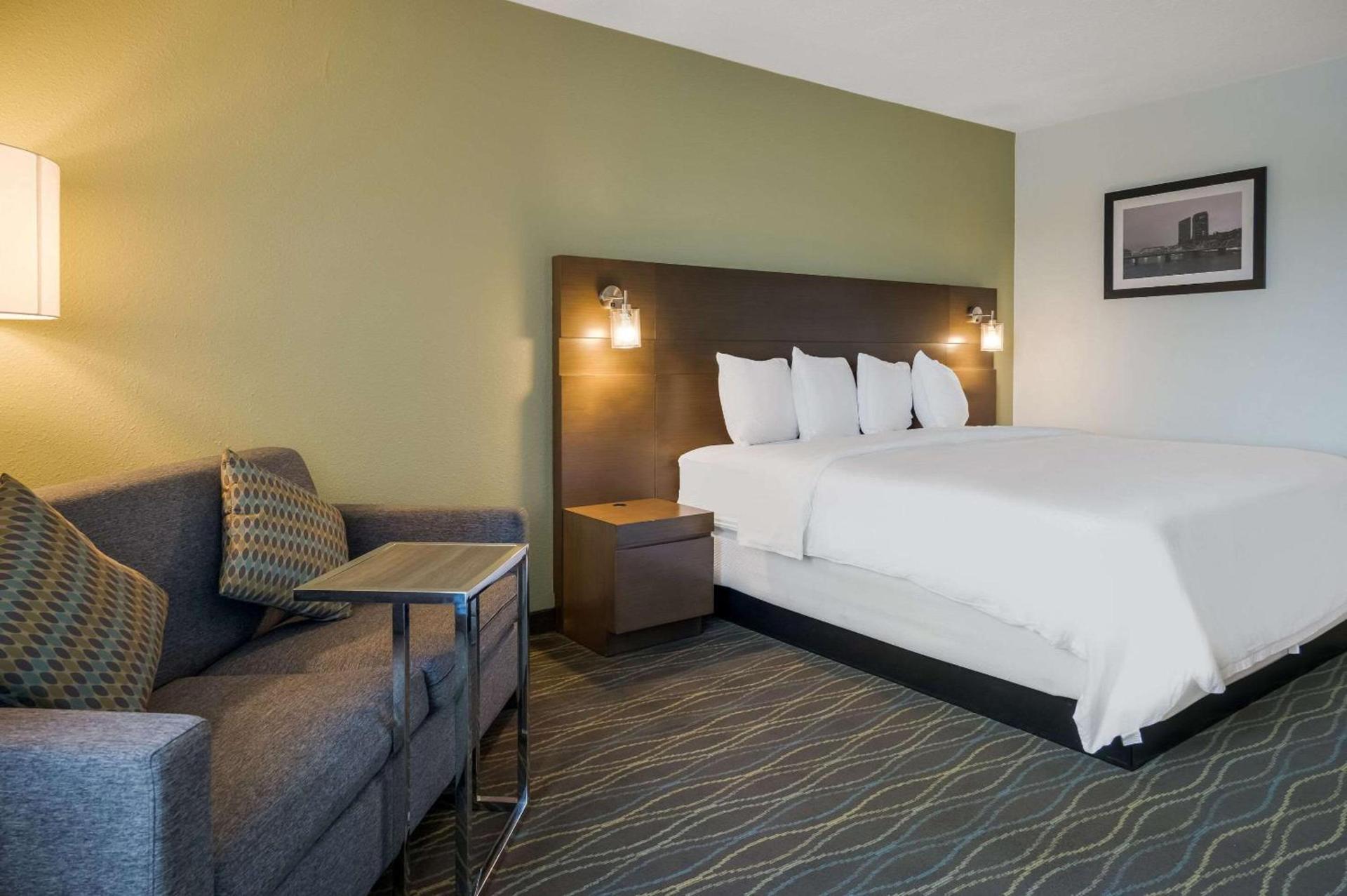 Radisson Hotel Grand Rapids Riverfront photo 44