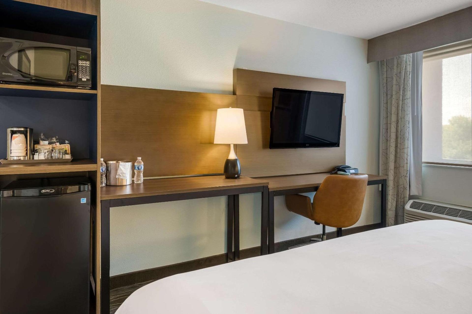Radisson Hotel Grand Rapids Riverfront photo 49