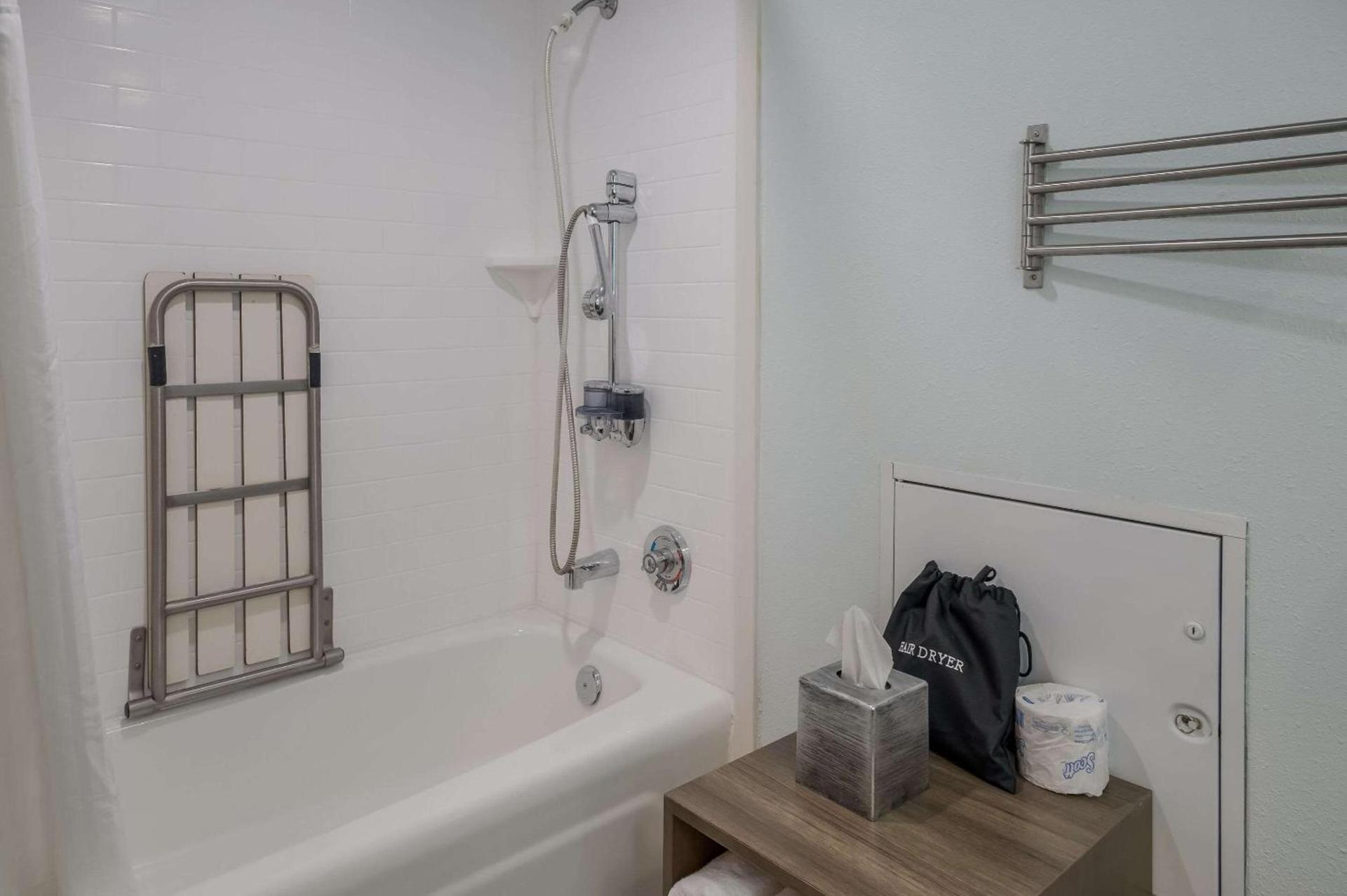 Radisson Hotel Grand Rapids Riverfront photo 71