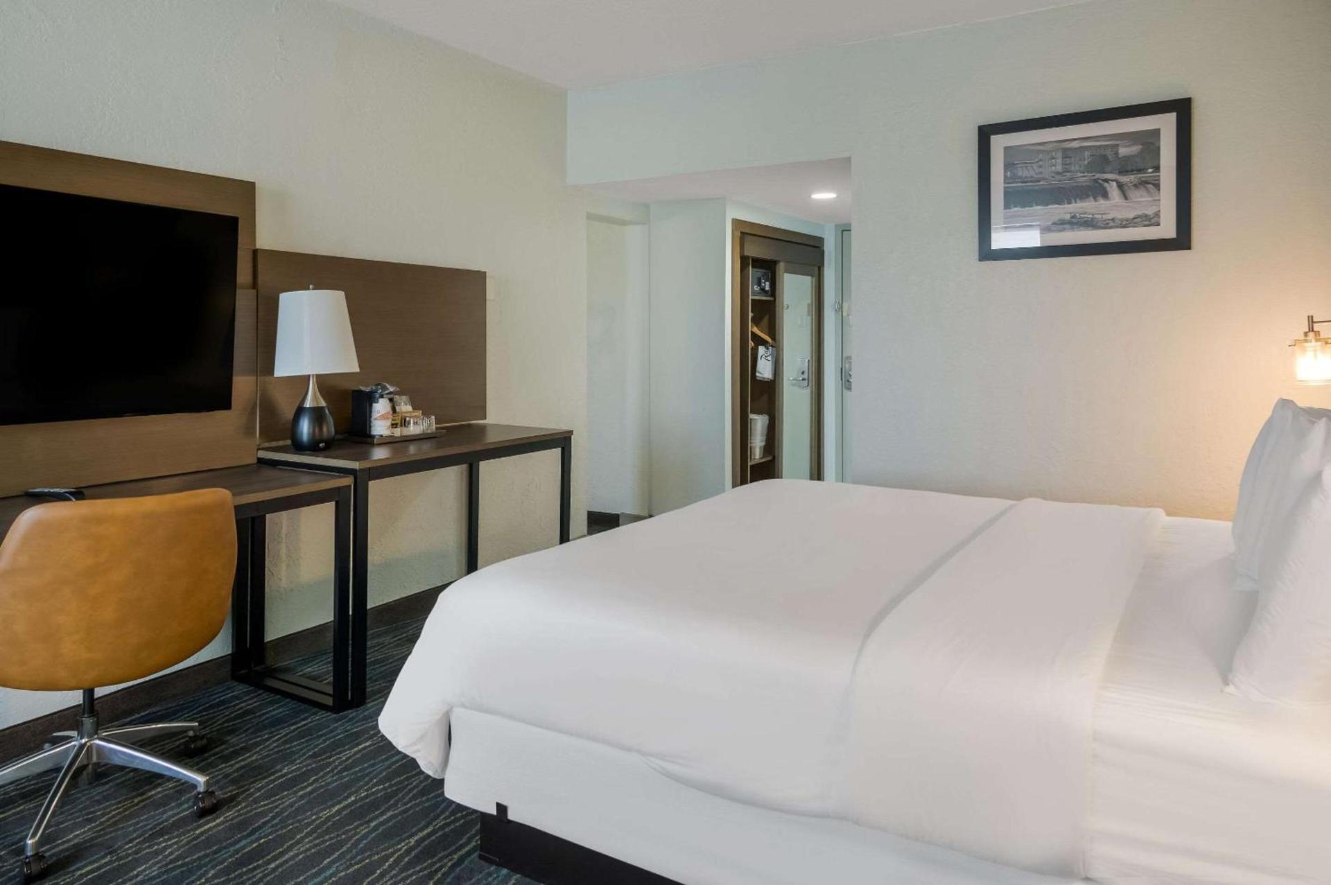 Radisson Hotel Grand Rapids Riverfront photo 79