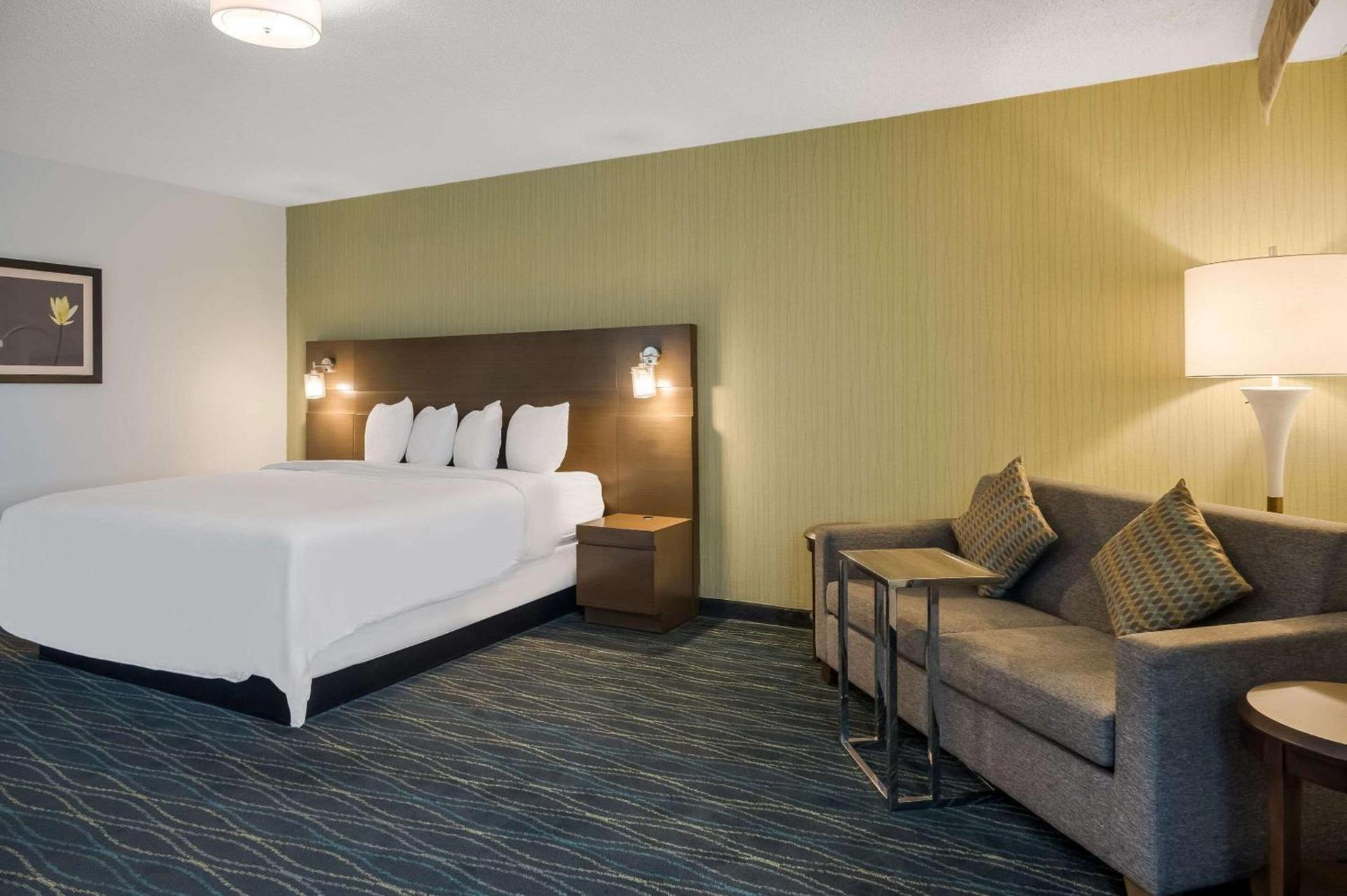 Radisson Hotel Grand Rapids Riverfront photo 85