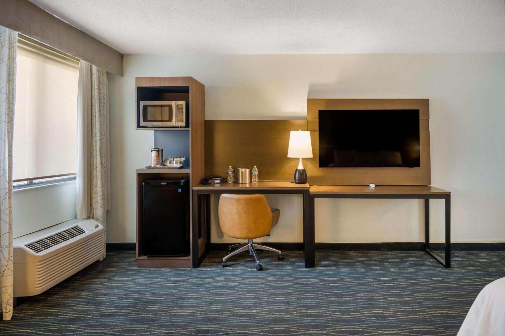 Radisson Hotel Grand Rapids Riverfront photo 86