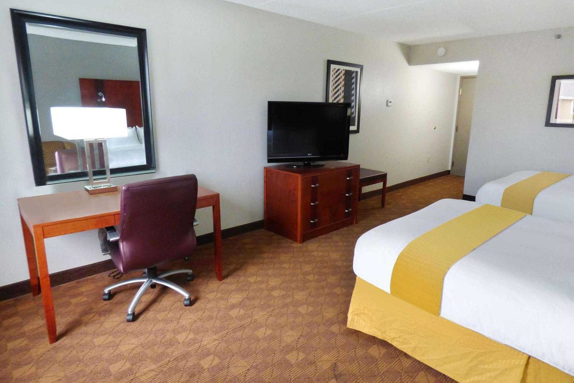 Radisson Akron-Fairlawn Copley photo 9