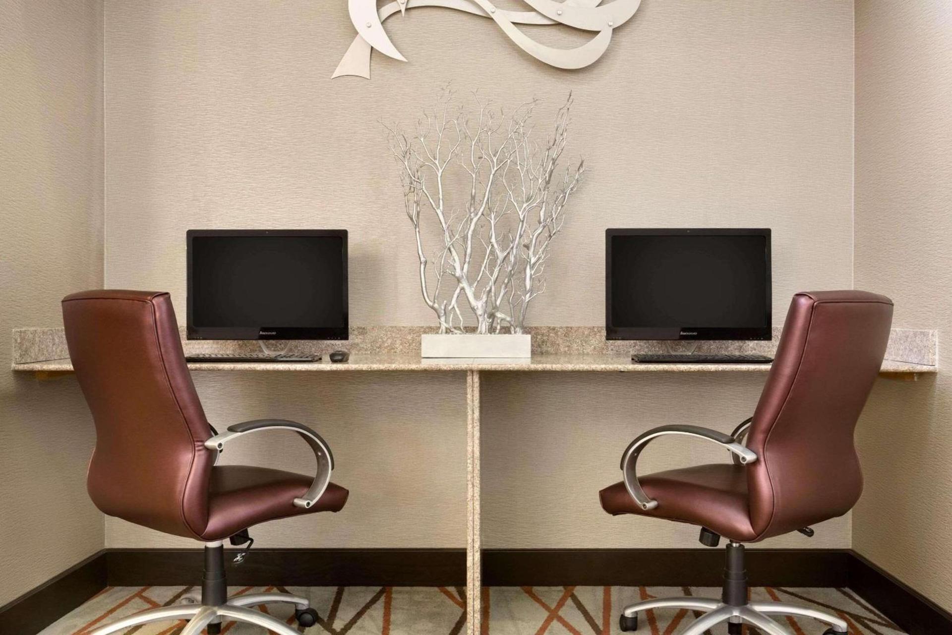 Radisson Akron-Fairlawn Copley photo 13