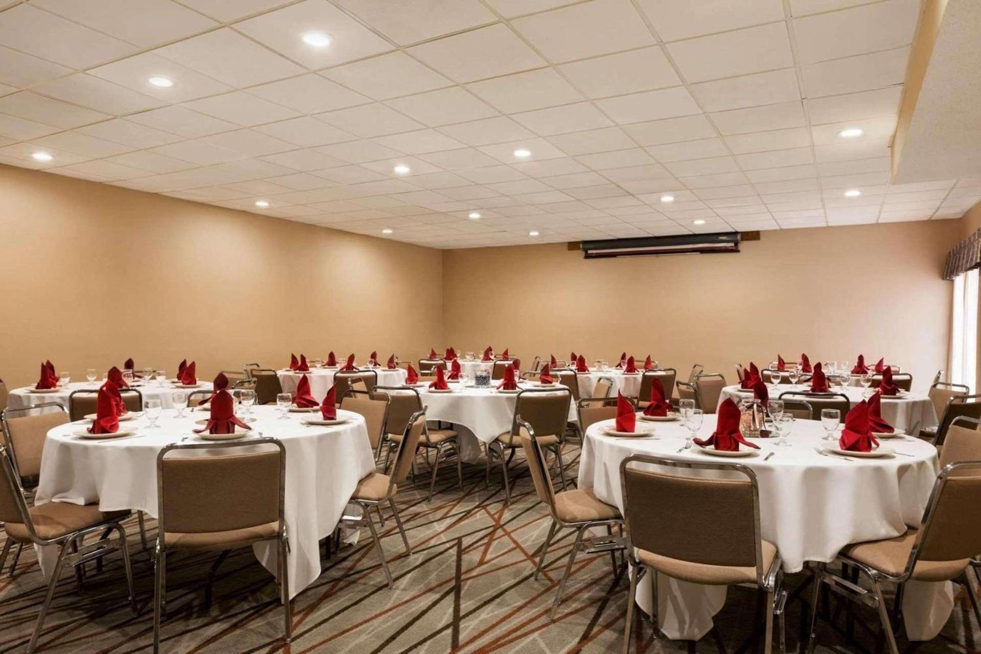 Radisson Akron-Fairlawn Copley photo 15