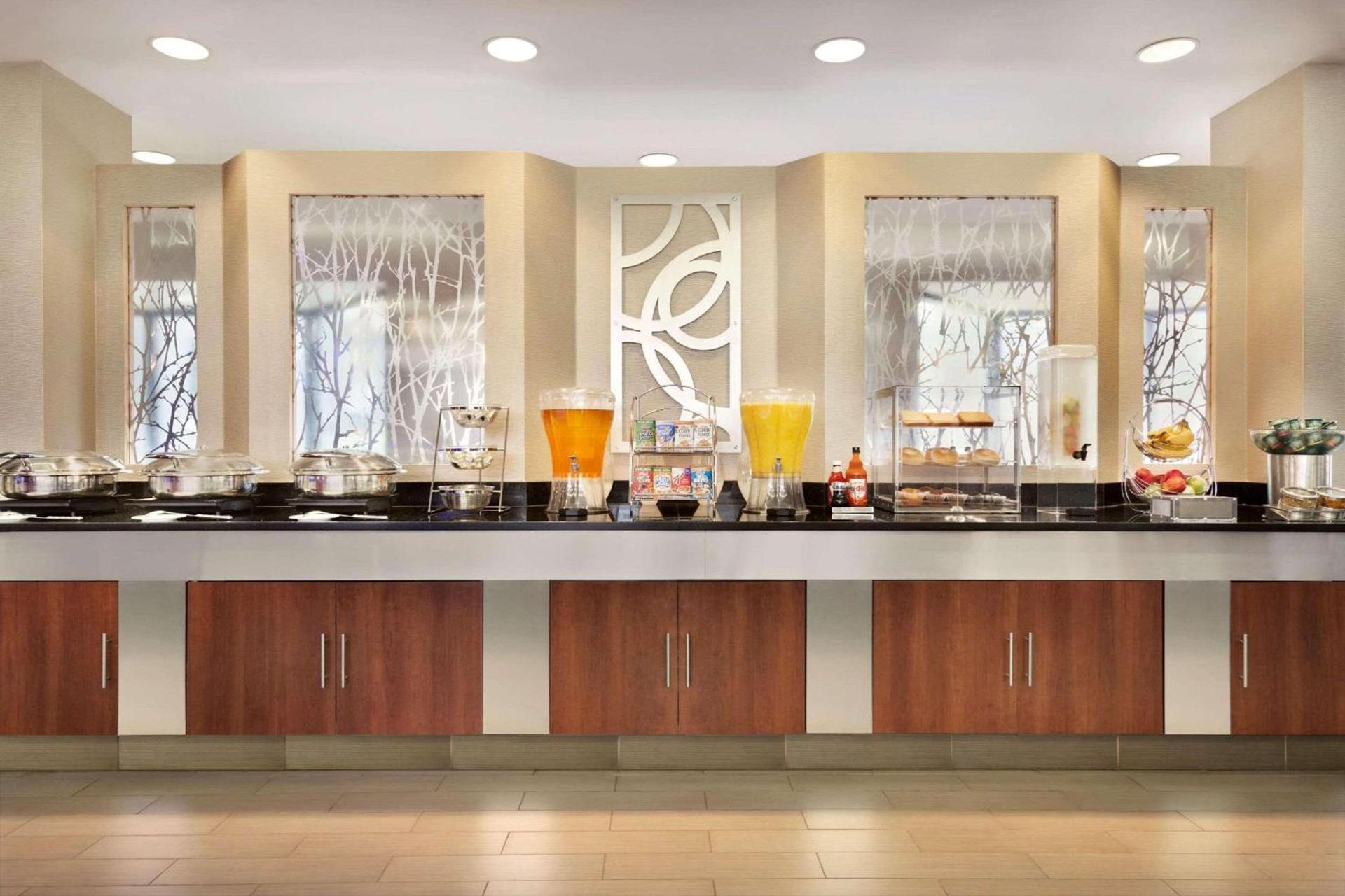 Radisson Akron-Fairlawn Copley photo 16