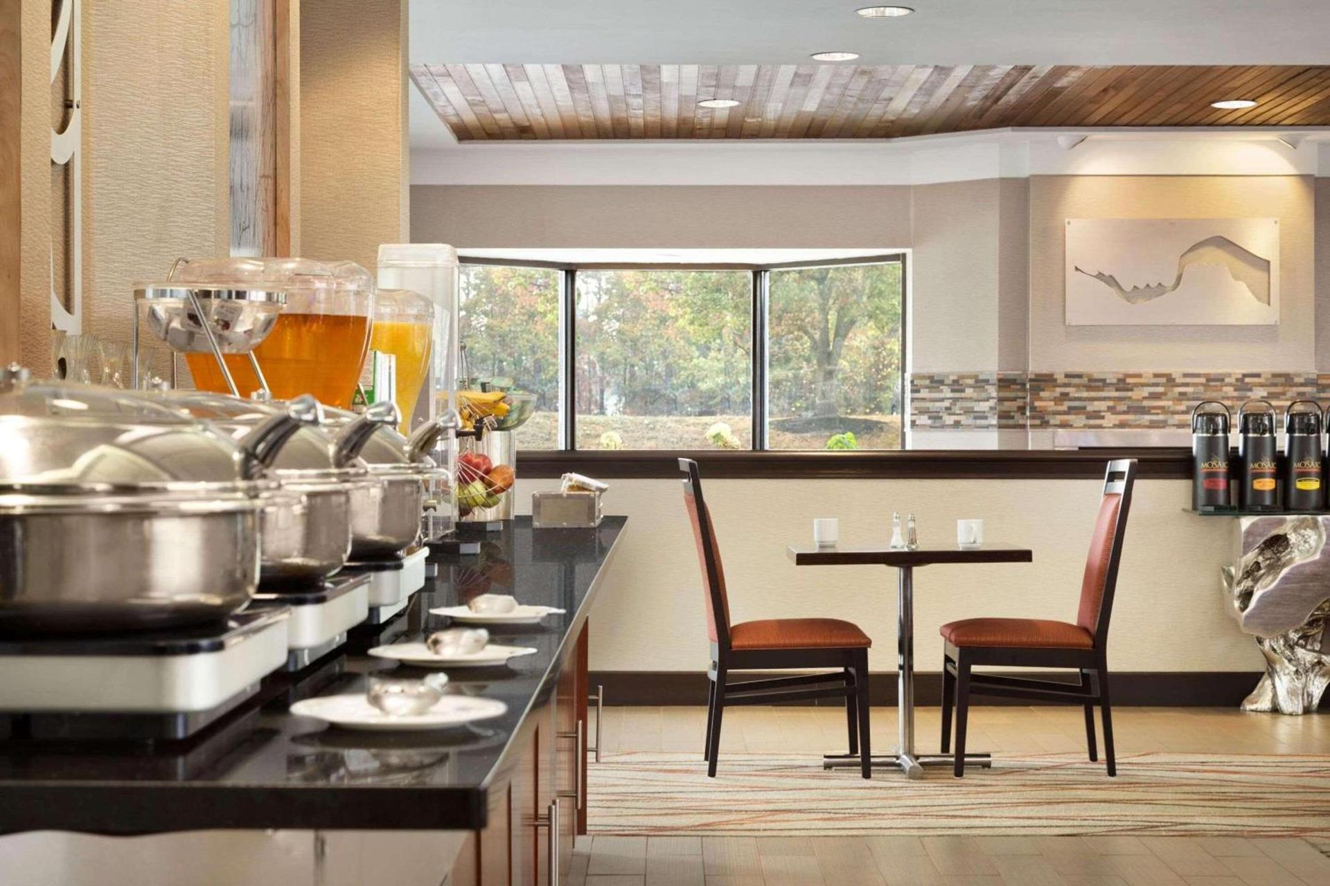 Radisson Akron-Fairlawn Copley photo 18